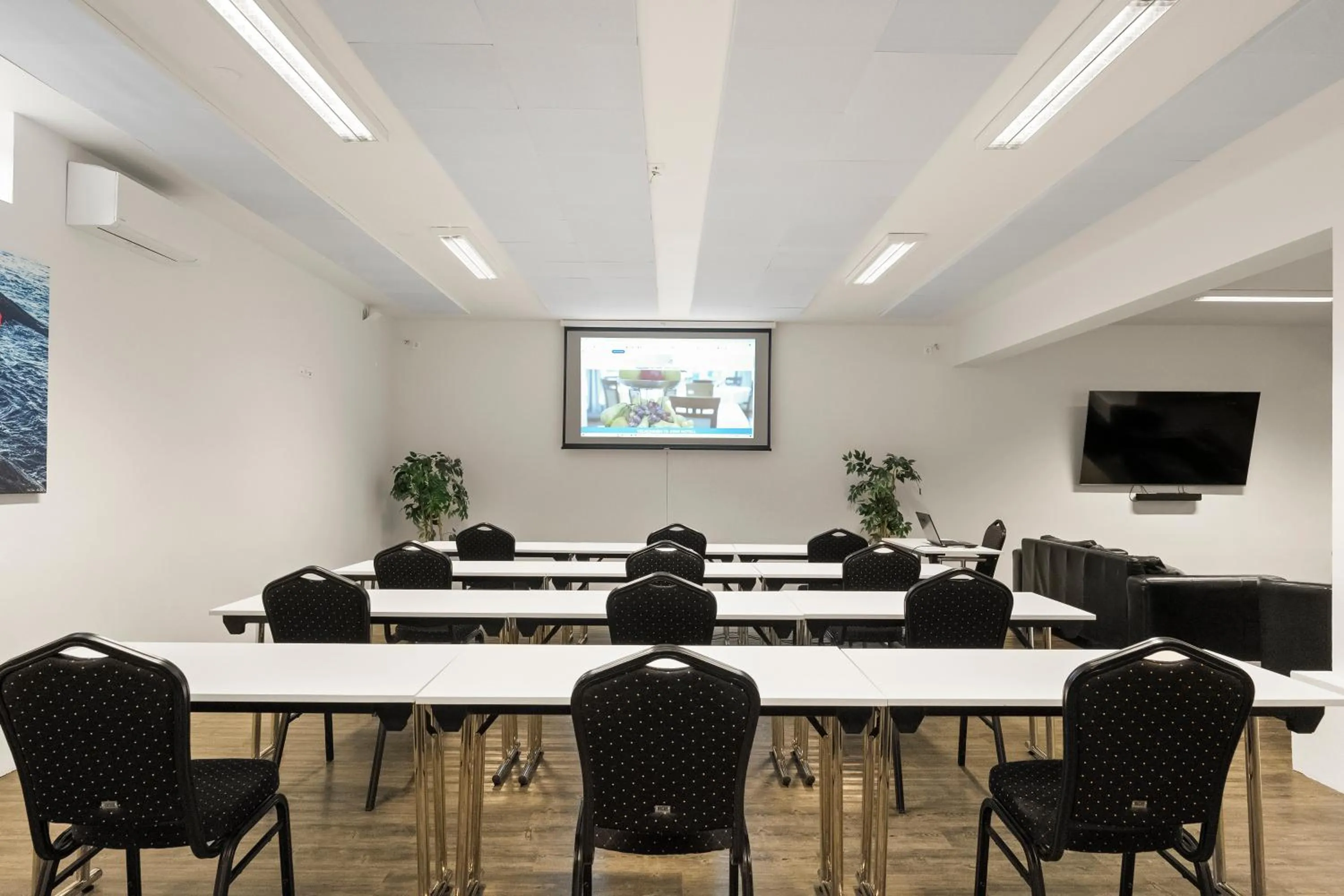 Meeting/conference room in Kinn Hotell Florø