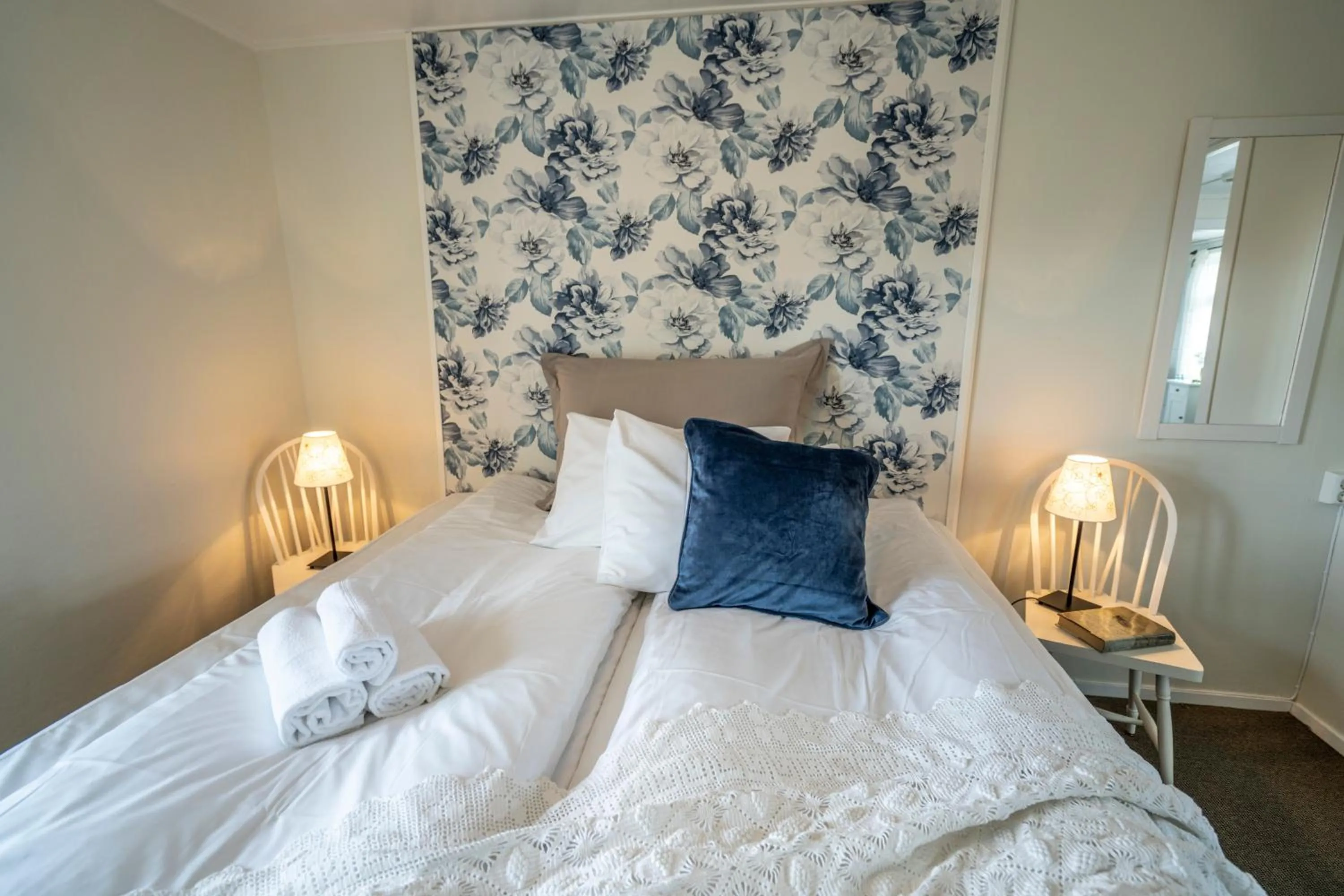Bedroom, Bed in Dragsvik Fjordhotel