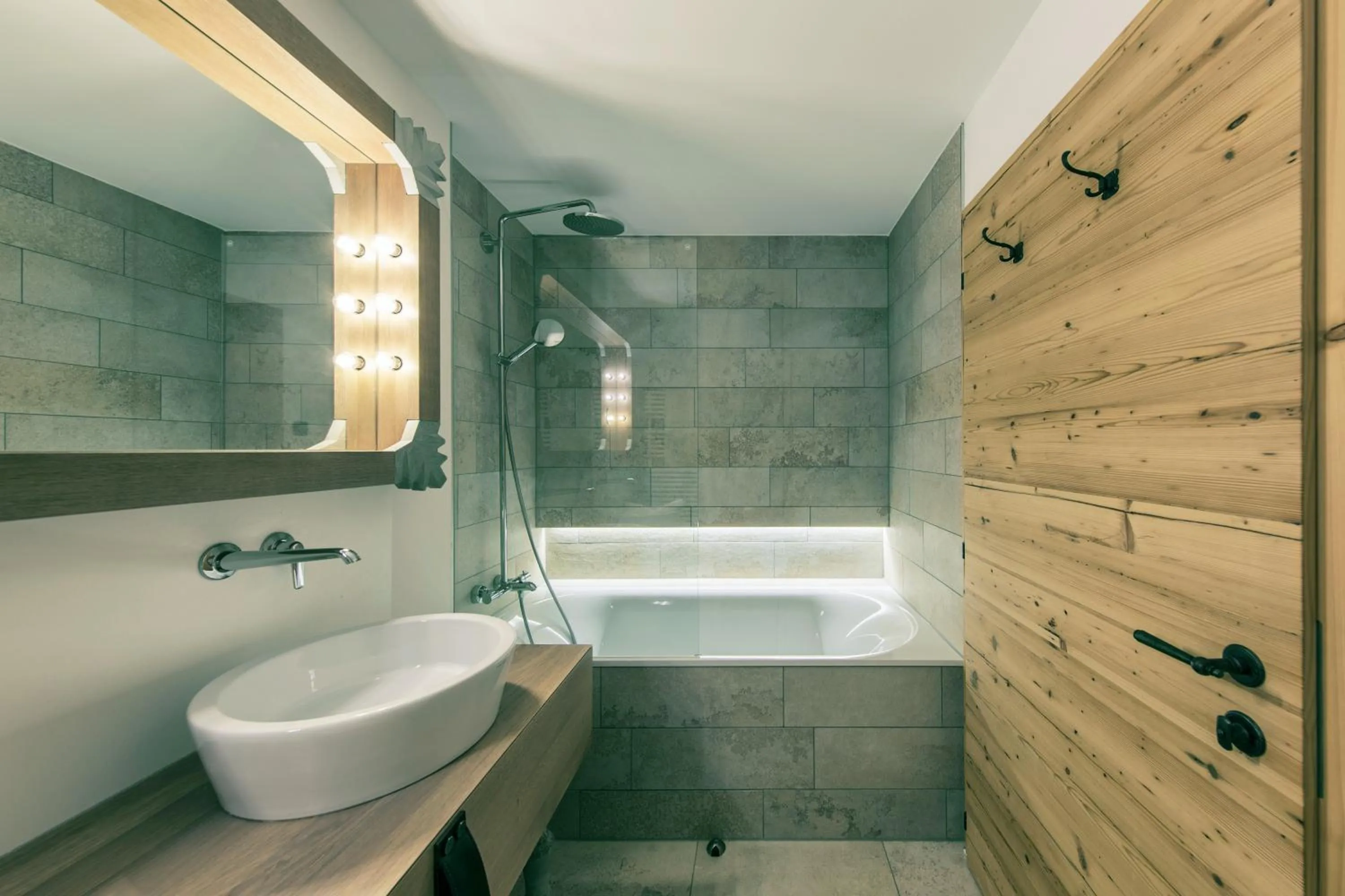 Bathroom in Hinterwies – Ski In / Lodge / Dine