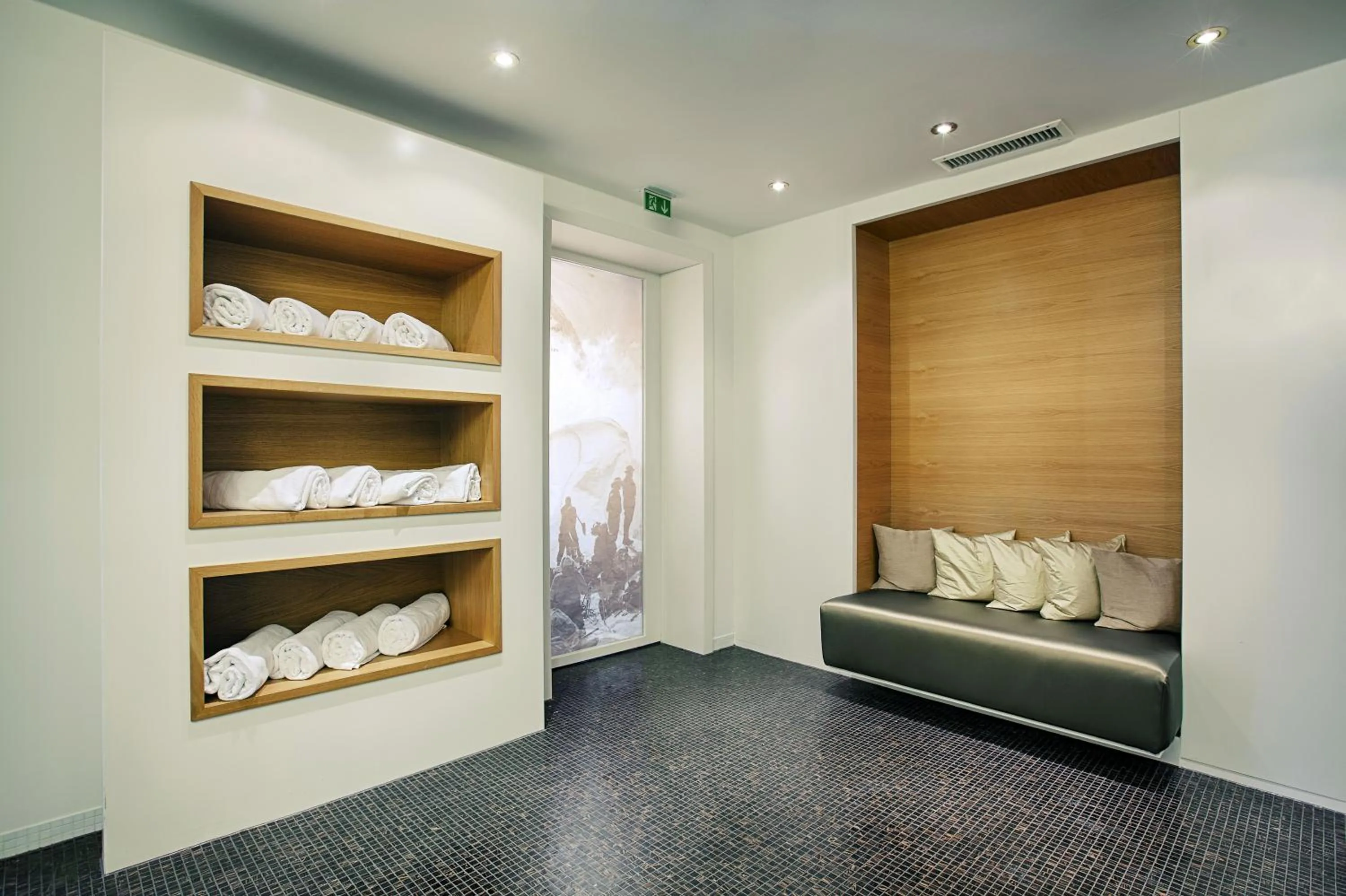 Massage in Hinterwies – Ski In / Lodge / Dine