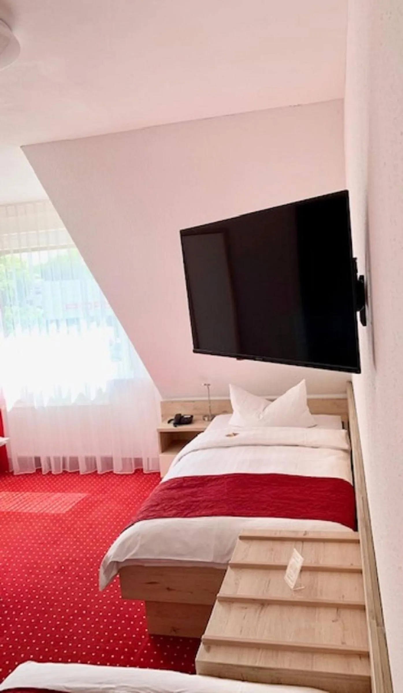 Photo of the whole room, Bed in Hanse Hotel