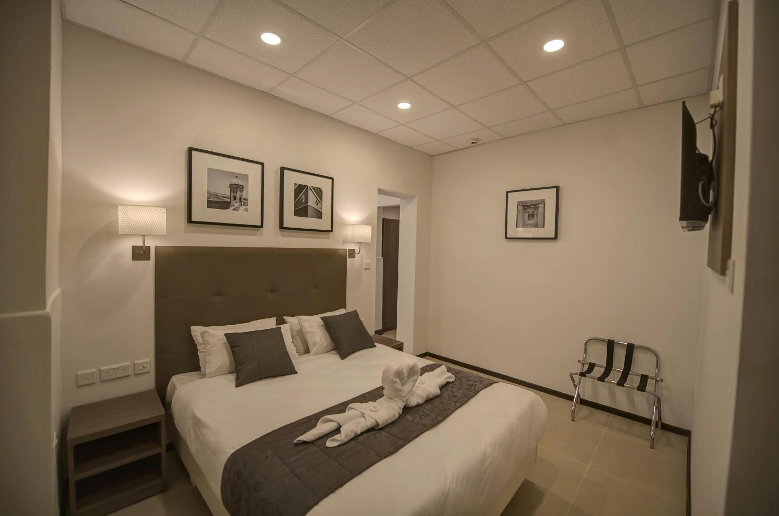 Photo of the whole room, Bed in Europa Hotel