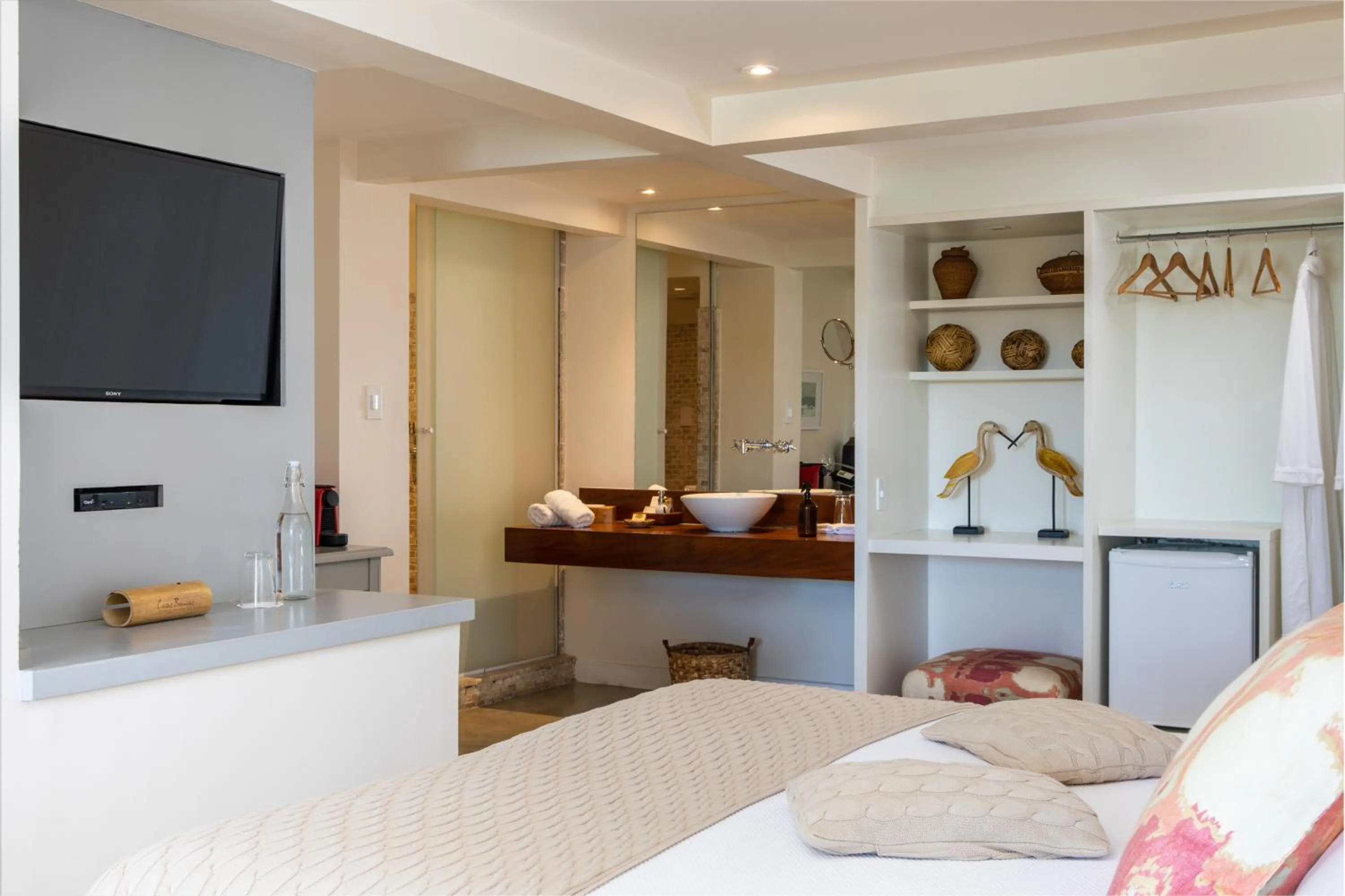 Bathroom, Bed in Casas Brancas Boutique Hotel & Spa