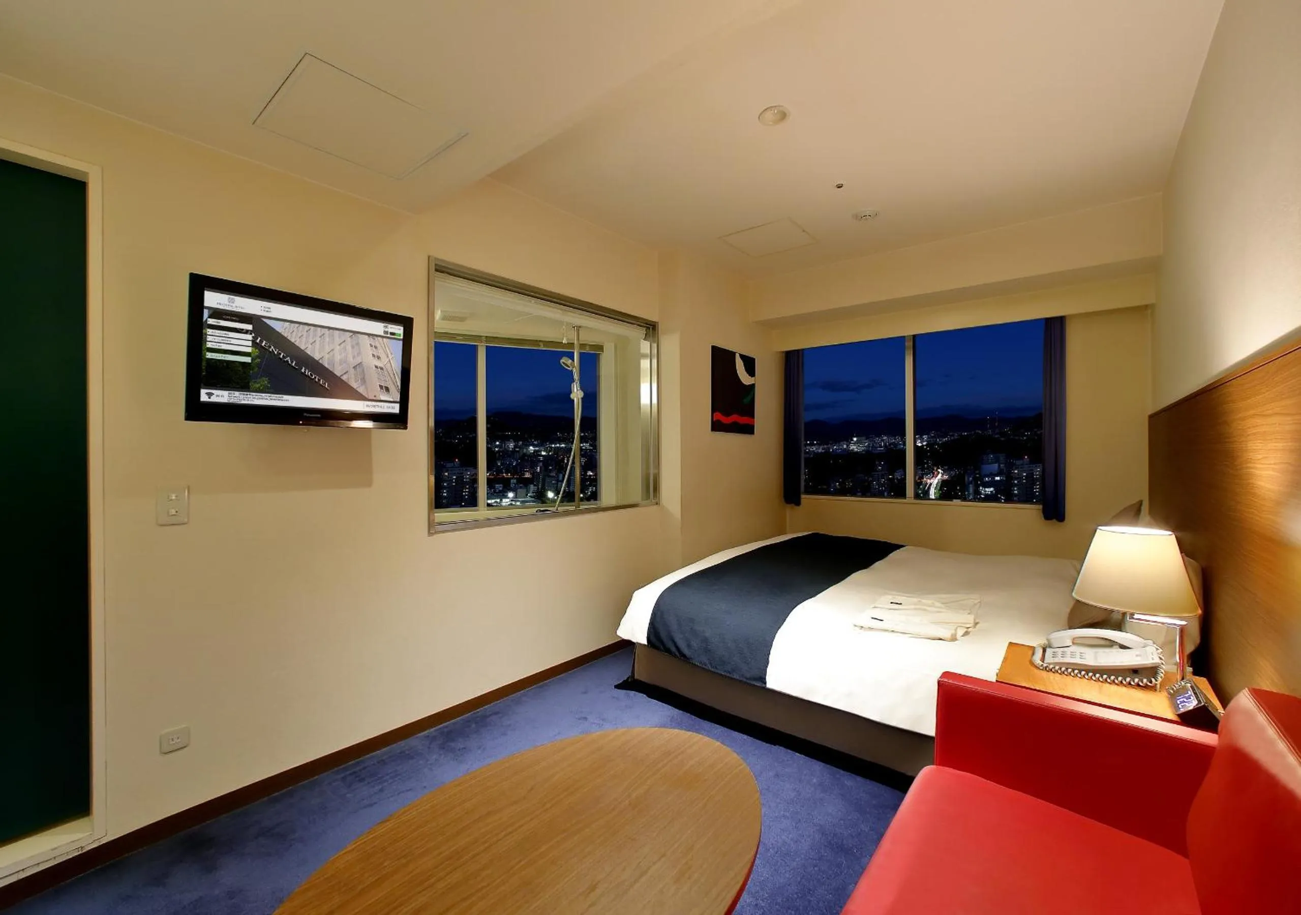 Photo of the whole room, Bed in Oriental Hotel Hiroshima