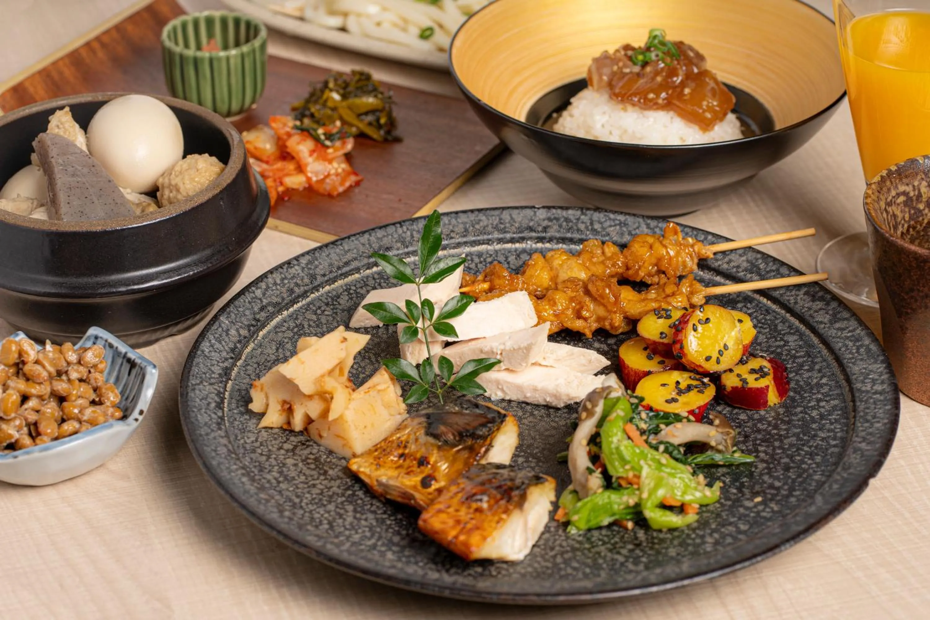 Restaurant/places to eat in the b hakata