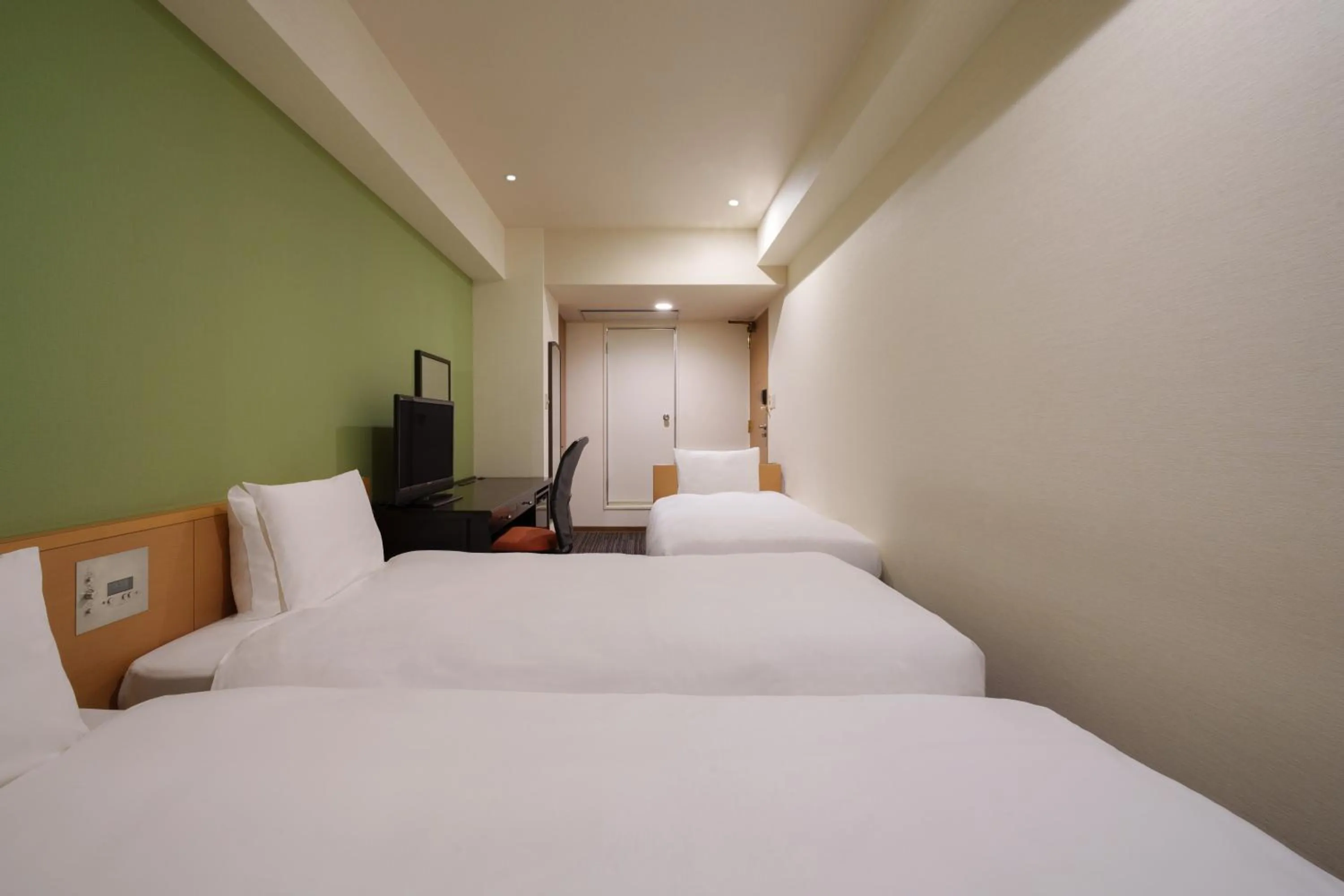 Bed in the b hakata