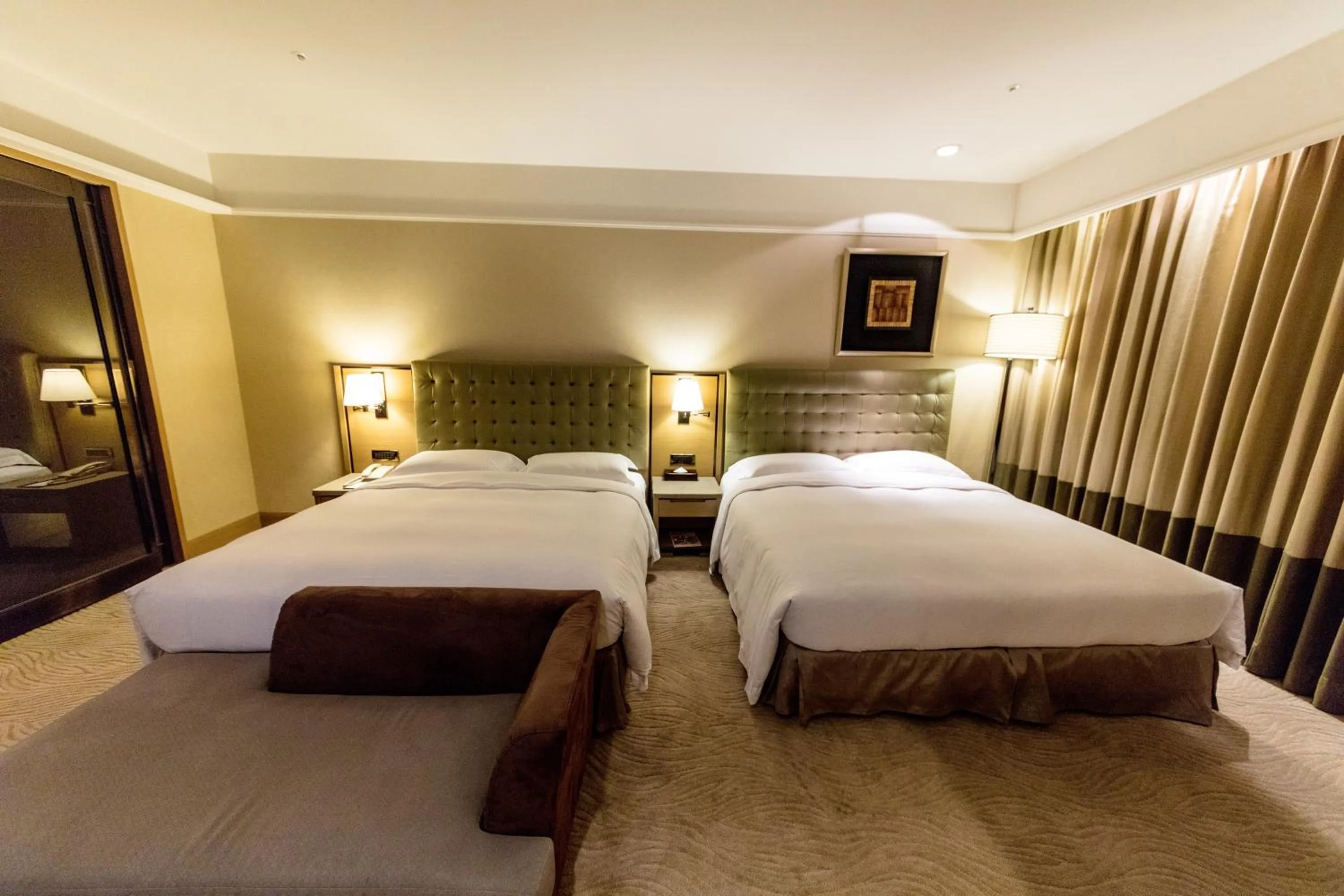 Bed in Fullon Hotel Taipei, Central