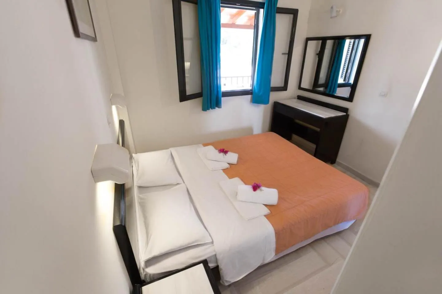 Bed in Anna Maria Village