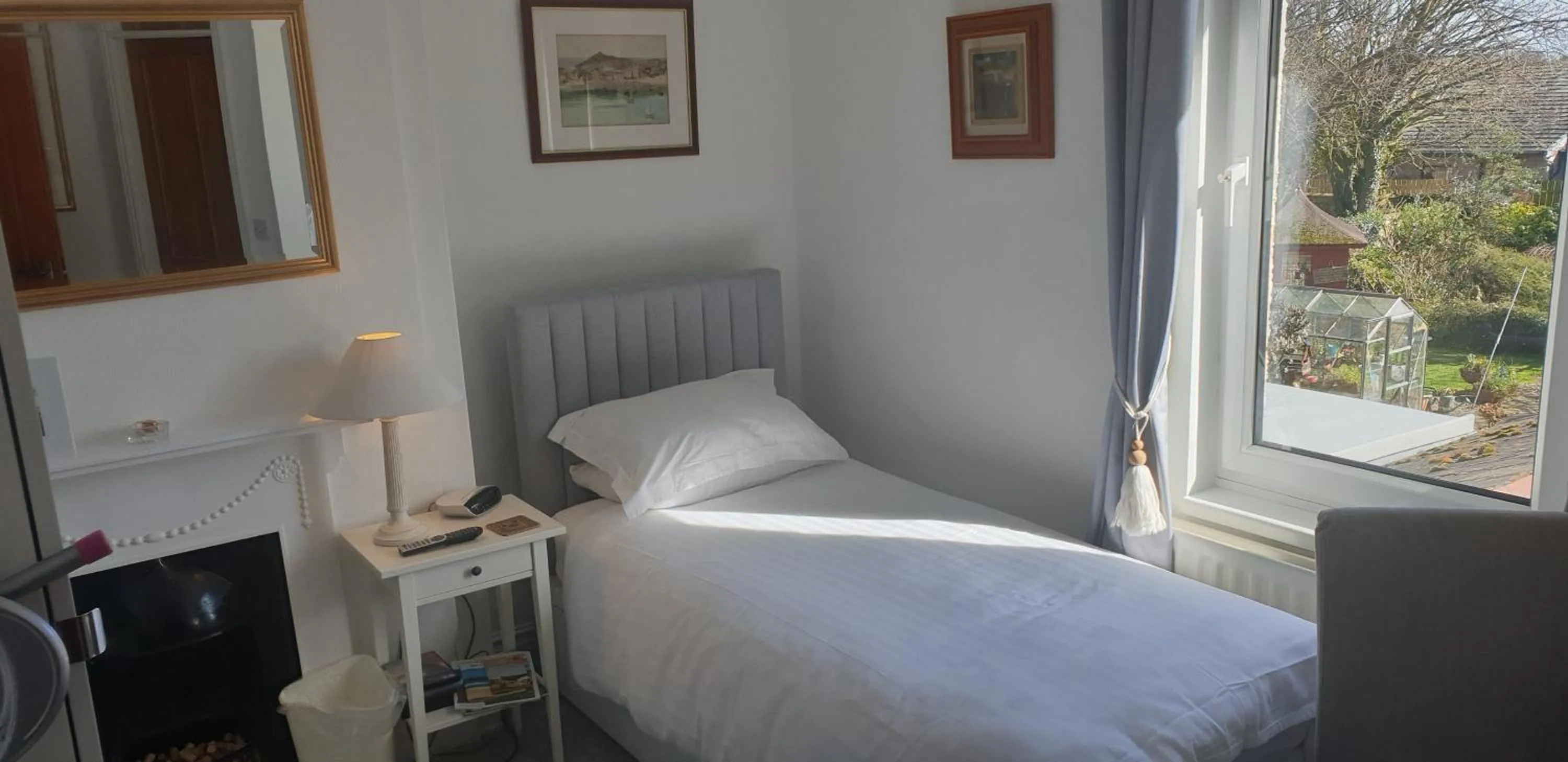 Property building, Bed in Ugiebrae House Bed & Breakfast