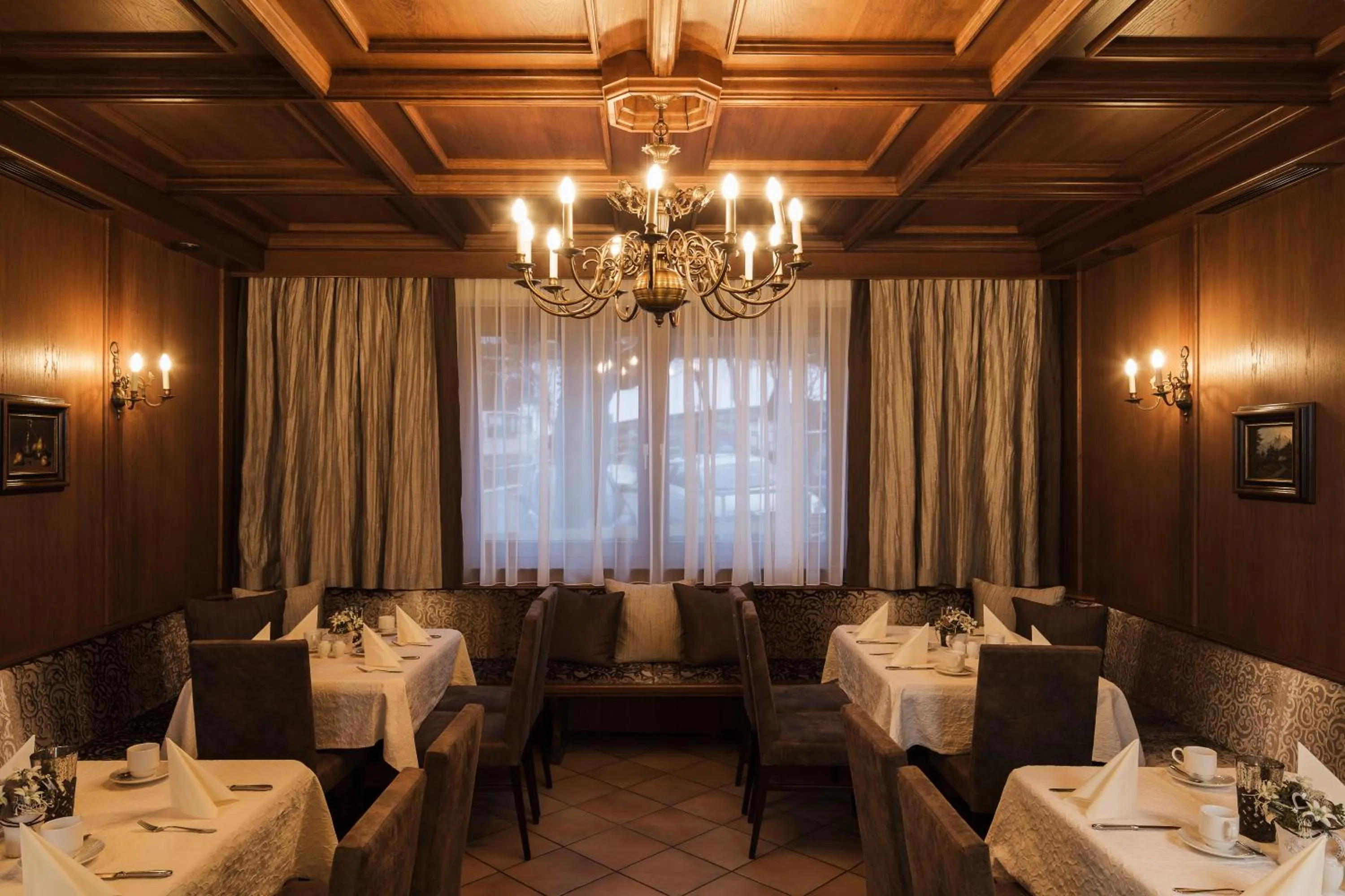 Restaurant/places to eat in Hotel Jenbacherhof B&B