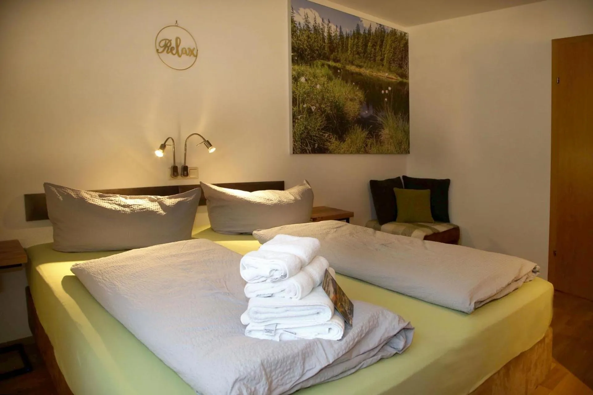 Photo of the whole room, Bed in Die Filzmooserin - Apartments in Filzmoos, Filzmoos Card inklusive