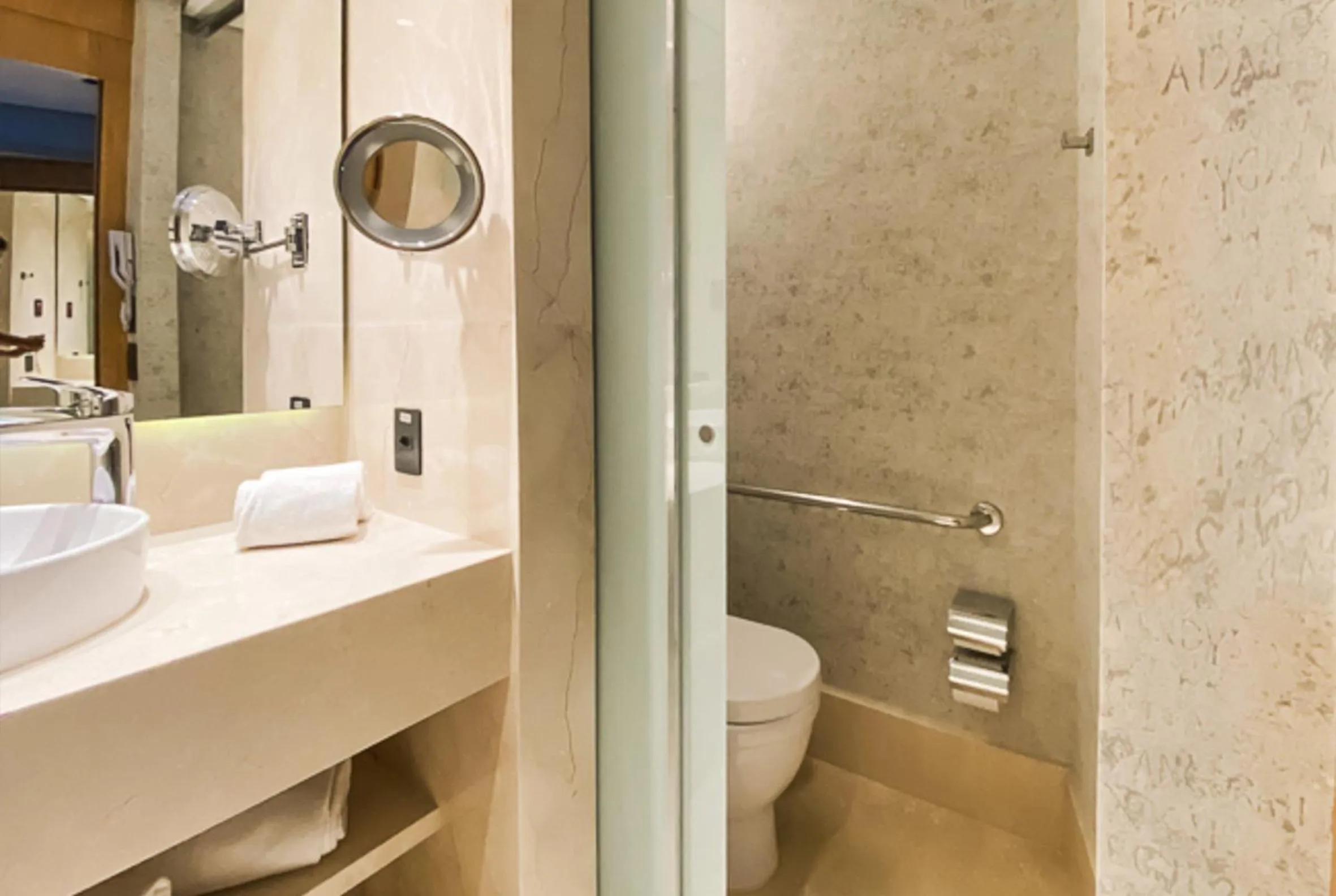 Bathroom in Hotel Nacional Rio de Janeiro - OFICIAL