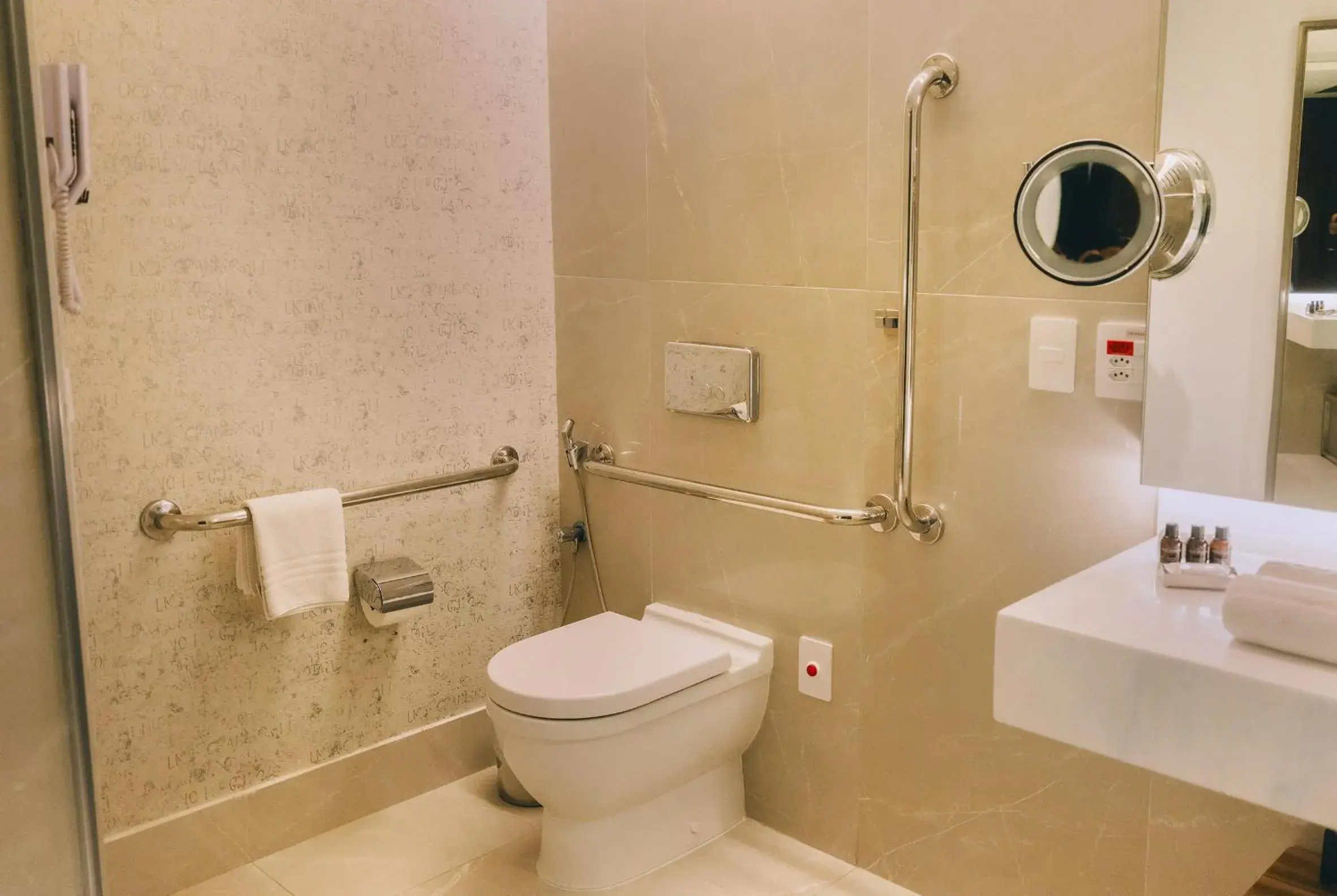 Deluxe - Disability Access in Hotel Nacional Rio de Janeiro - OFICIAL Deluxe - Disability Access in Hotel Nacional Rio de Janeiro - OFICIAL