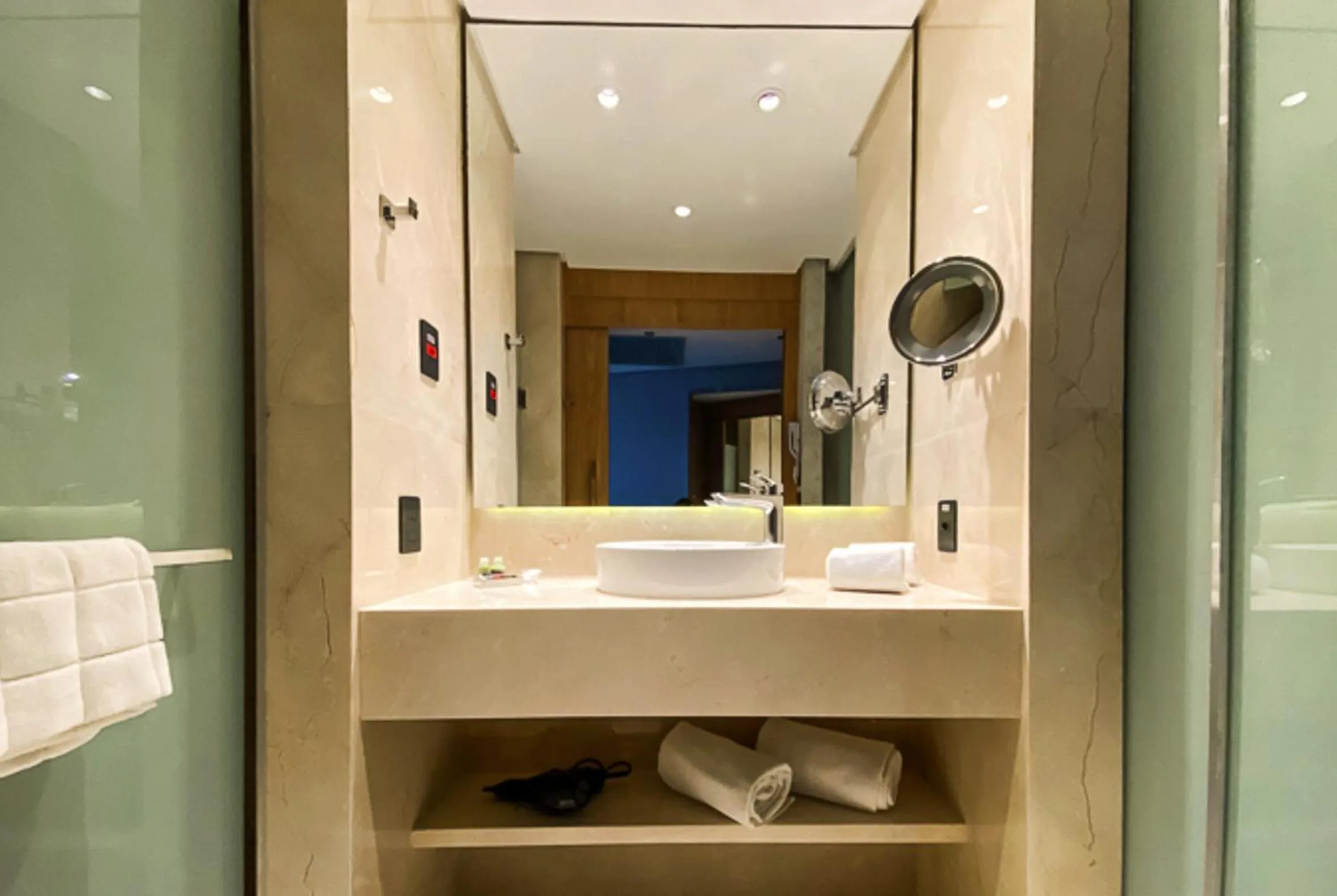 Bathroom in Hotel Nacional Rio de Janeiro - OFICIAL