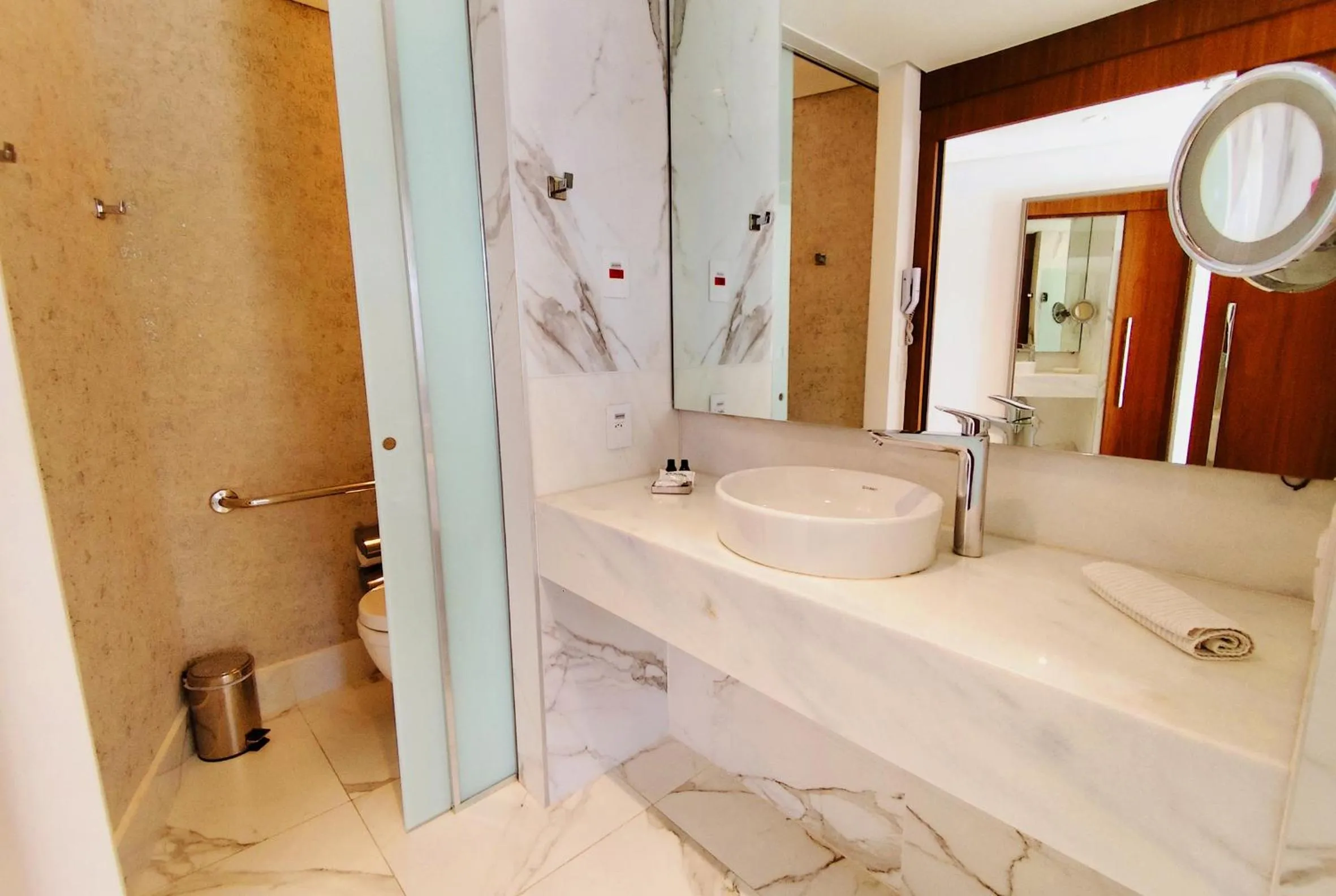 Shower in Hotel Nacional Rio de Janeiro - OFICIAL