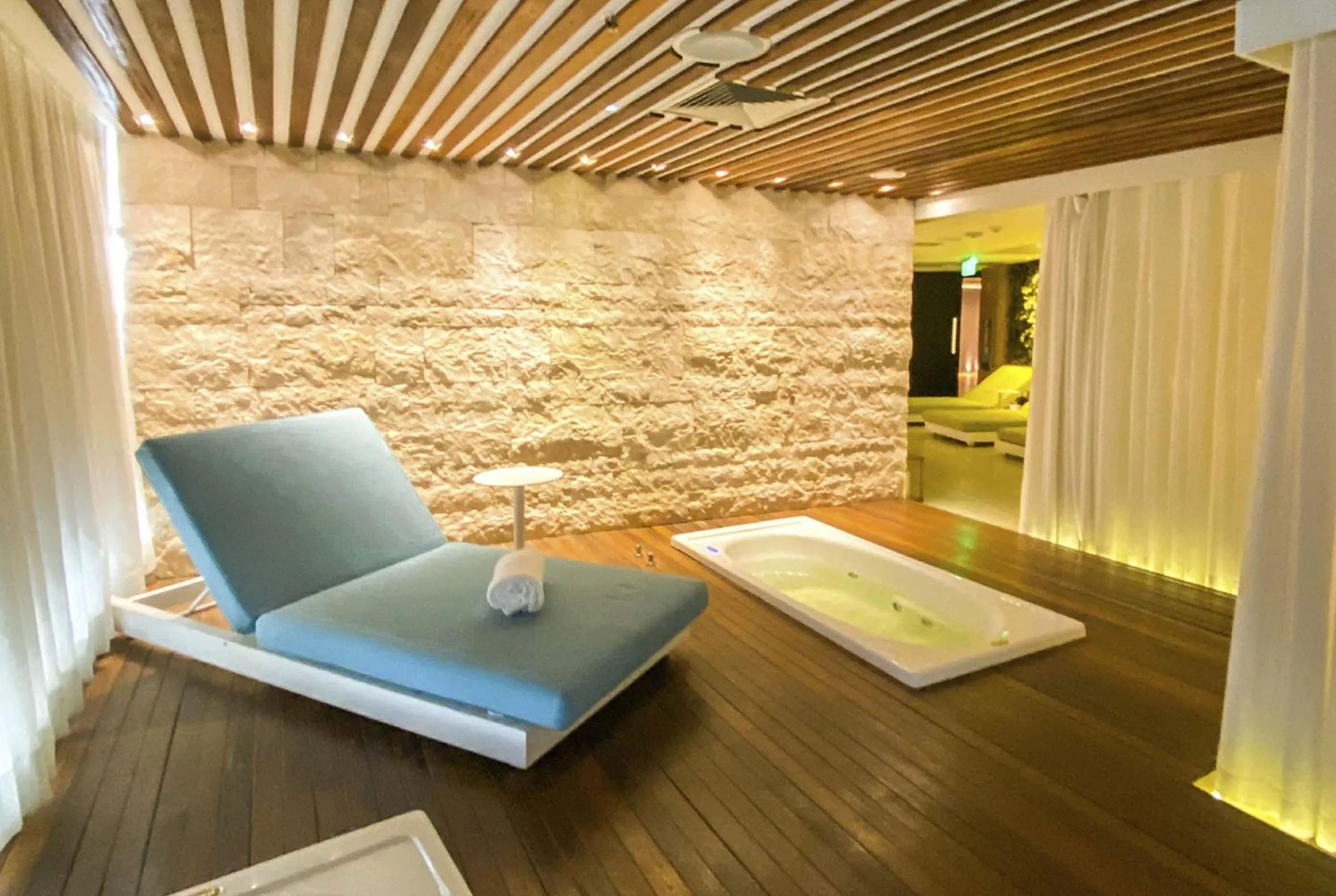 Hot Tub in Hotel Nacional Rio de Janeiro - OFICIAL