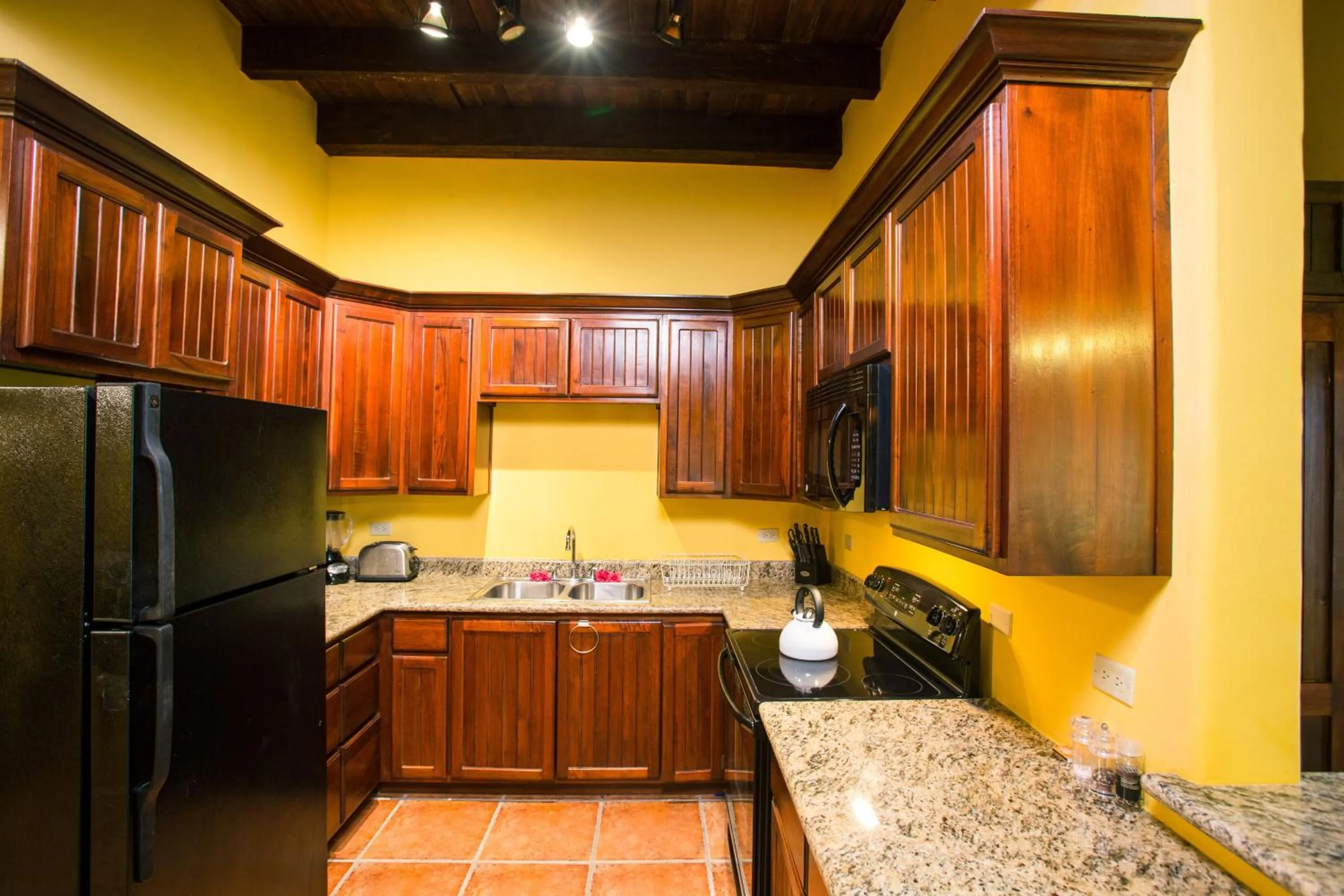 Kitchen or kitchenette in Bananarama Dive & Beach Resort