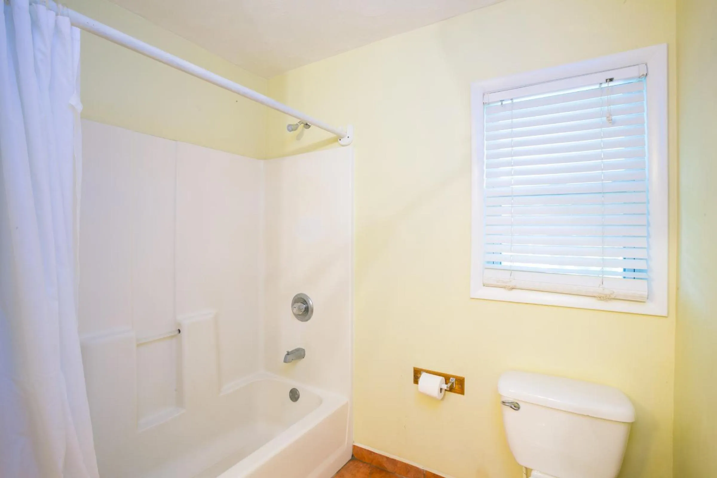 Bathroom in Bananarama Dive & Beach Resort