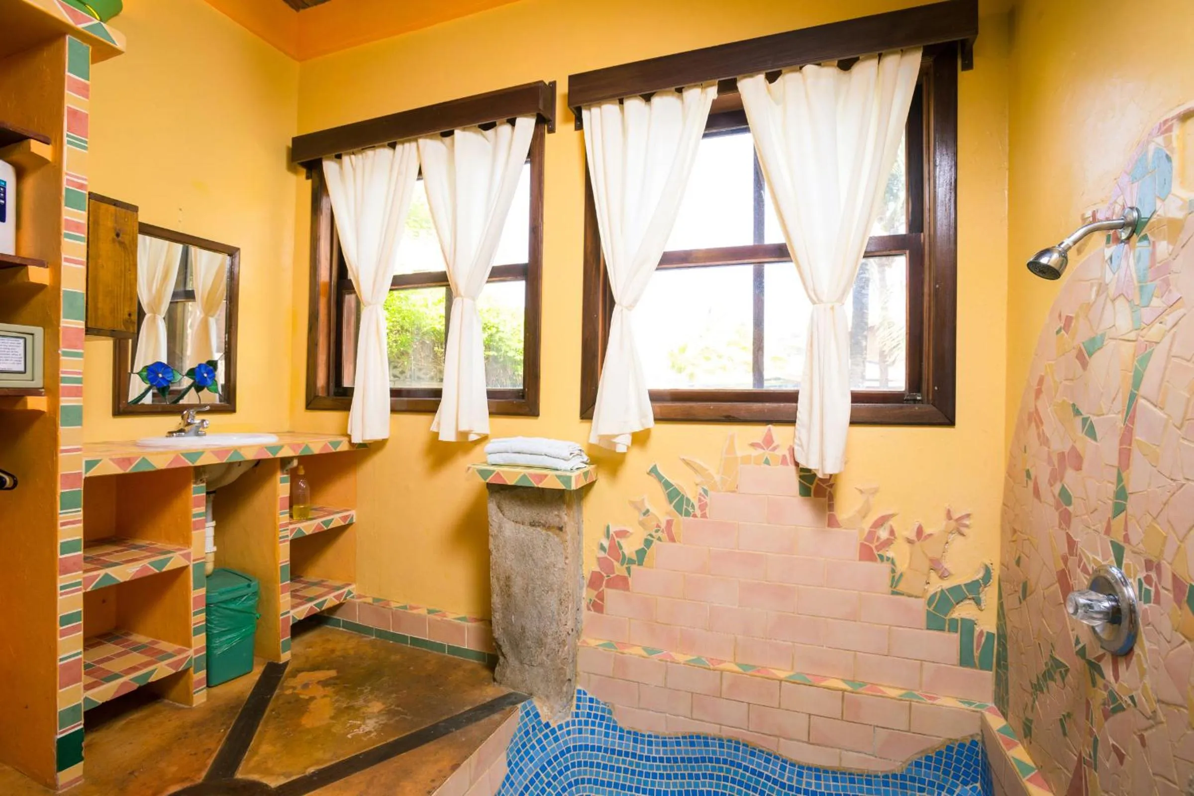 Bathroom, Bed in Bananarama Dive & Beach Resort