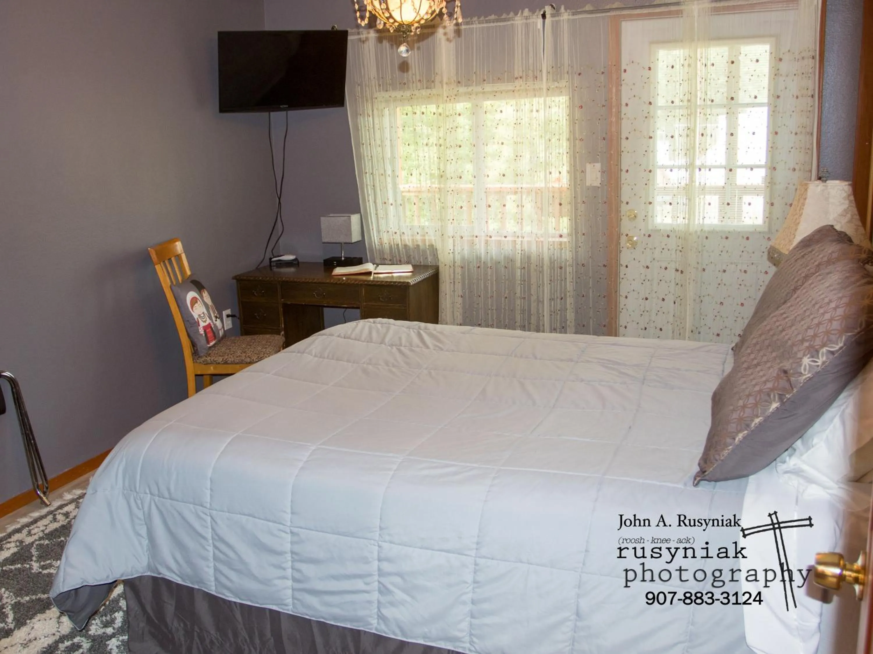 Bedroom, Bed in A Hyde Away Inn B&B