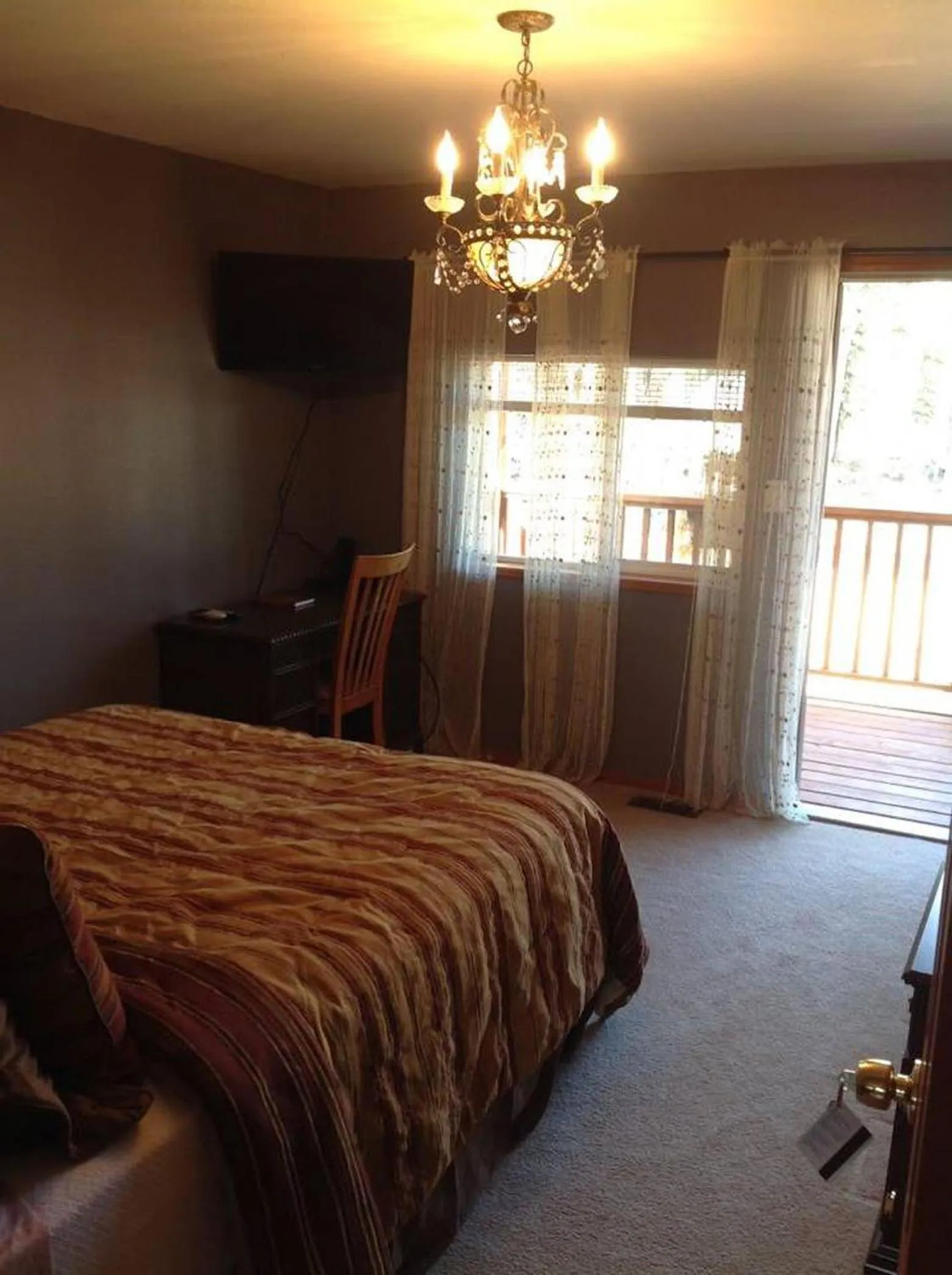 Photo of the whole room, Bed in A Hyde Away Inn B&B