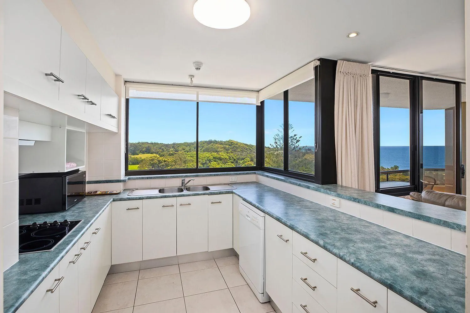 Kitchen or kitchenette in Pacific Towers Beach Resort