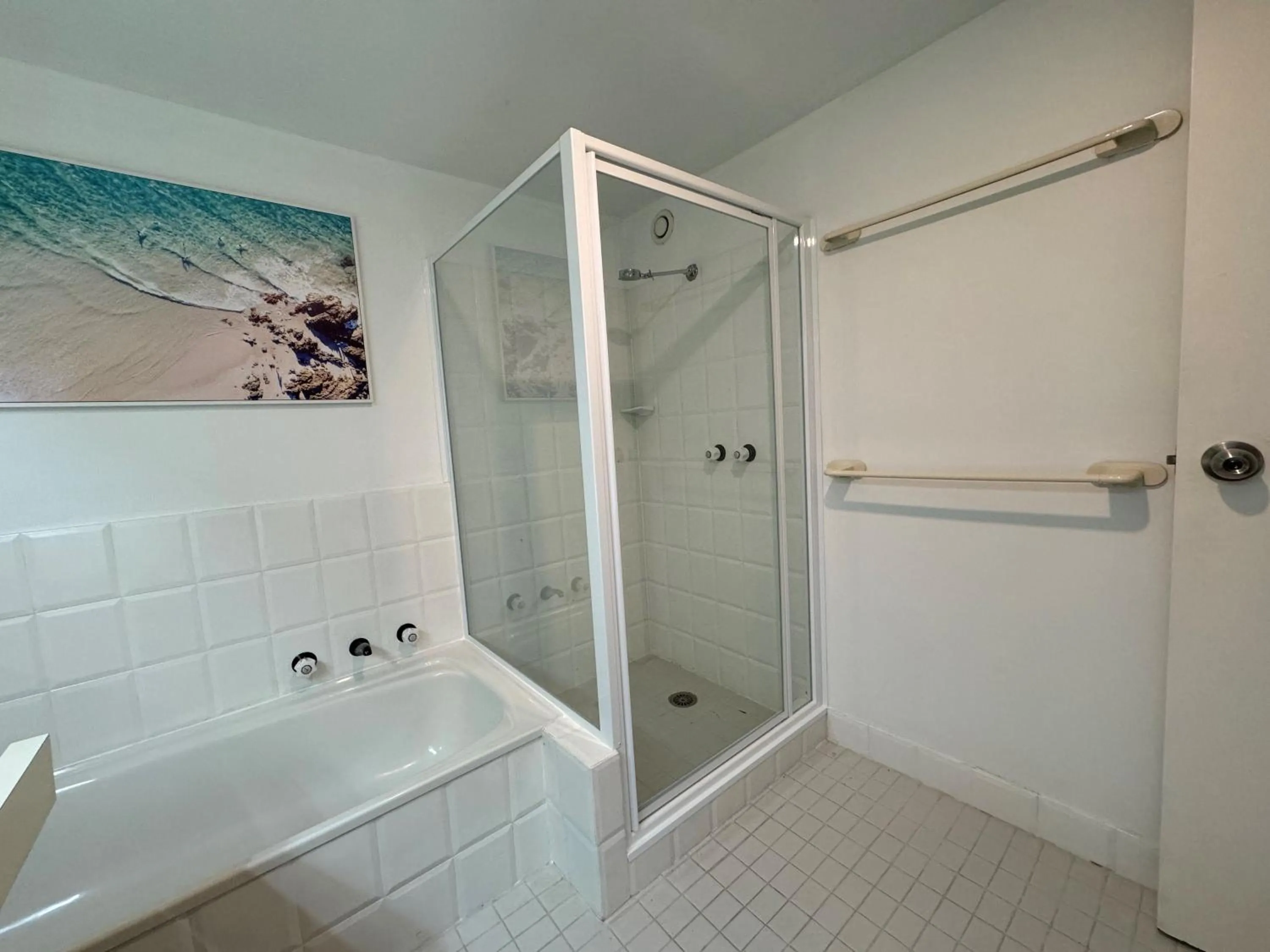 Shower in Pacific Towers Beach Resort