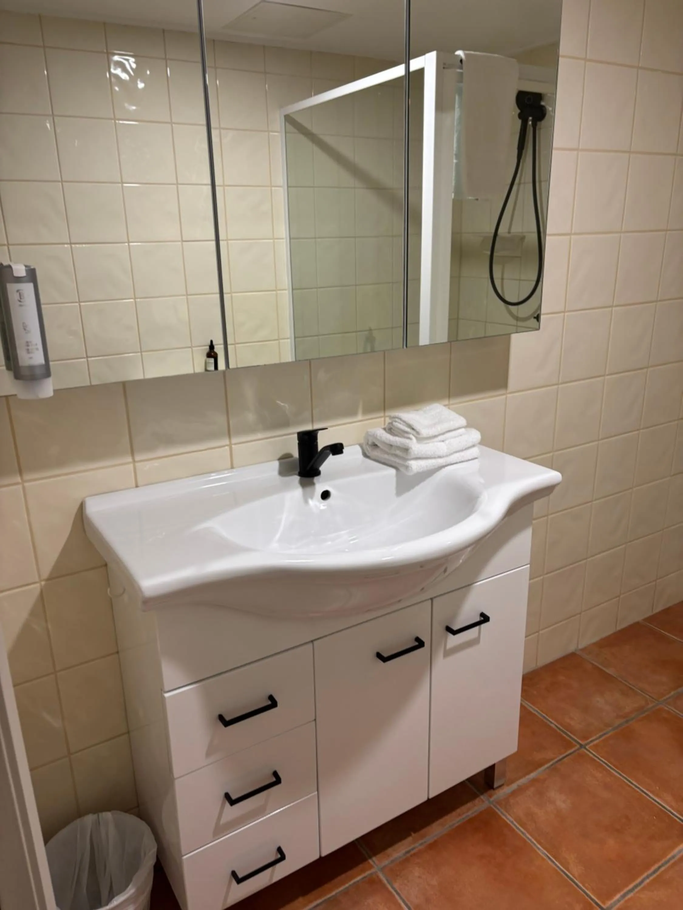 Cedarwood Apartments