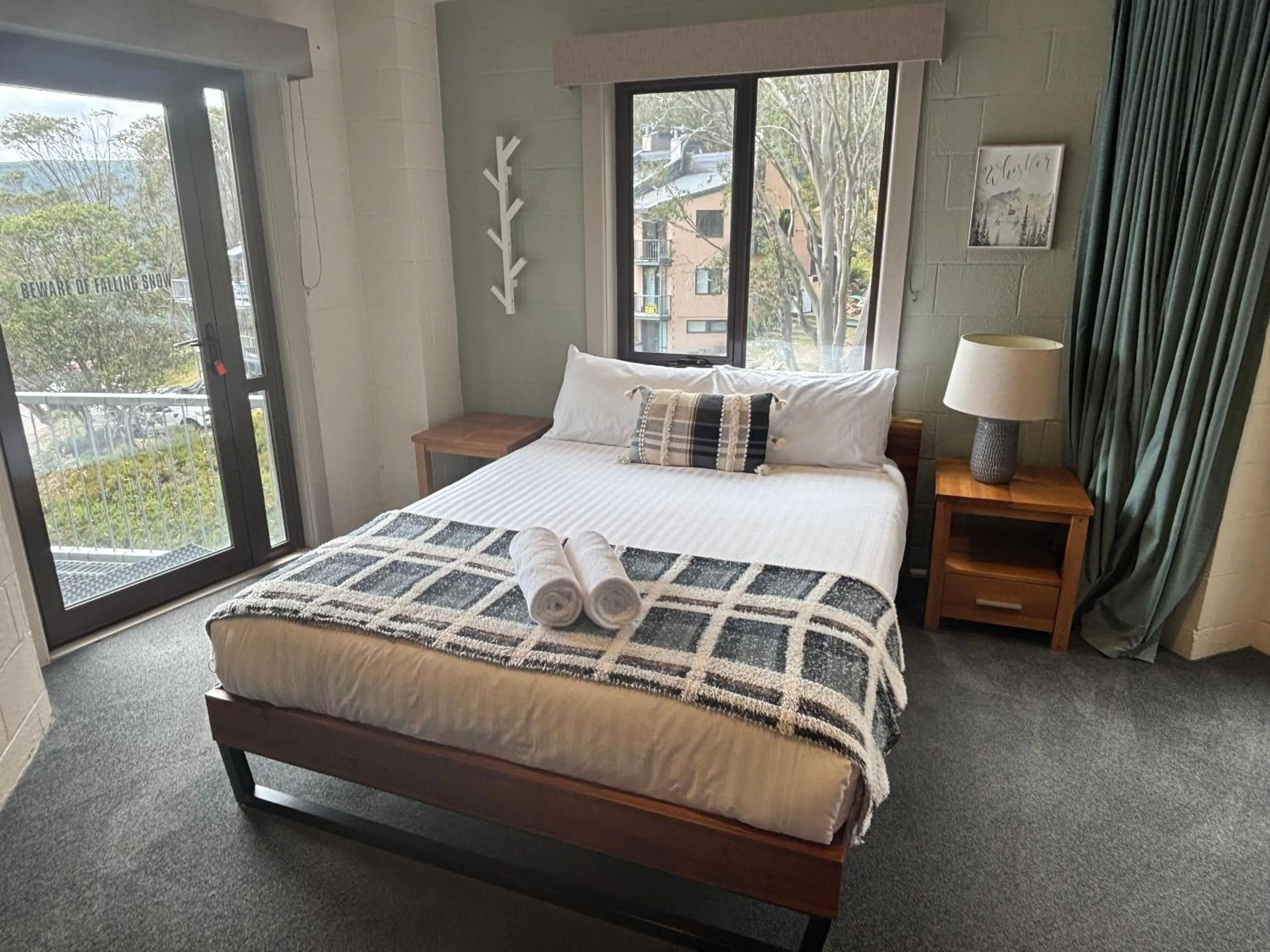 Bed in Cedarwood Apartments