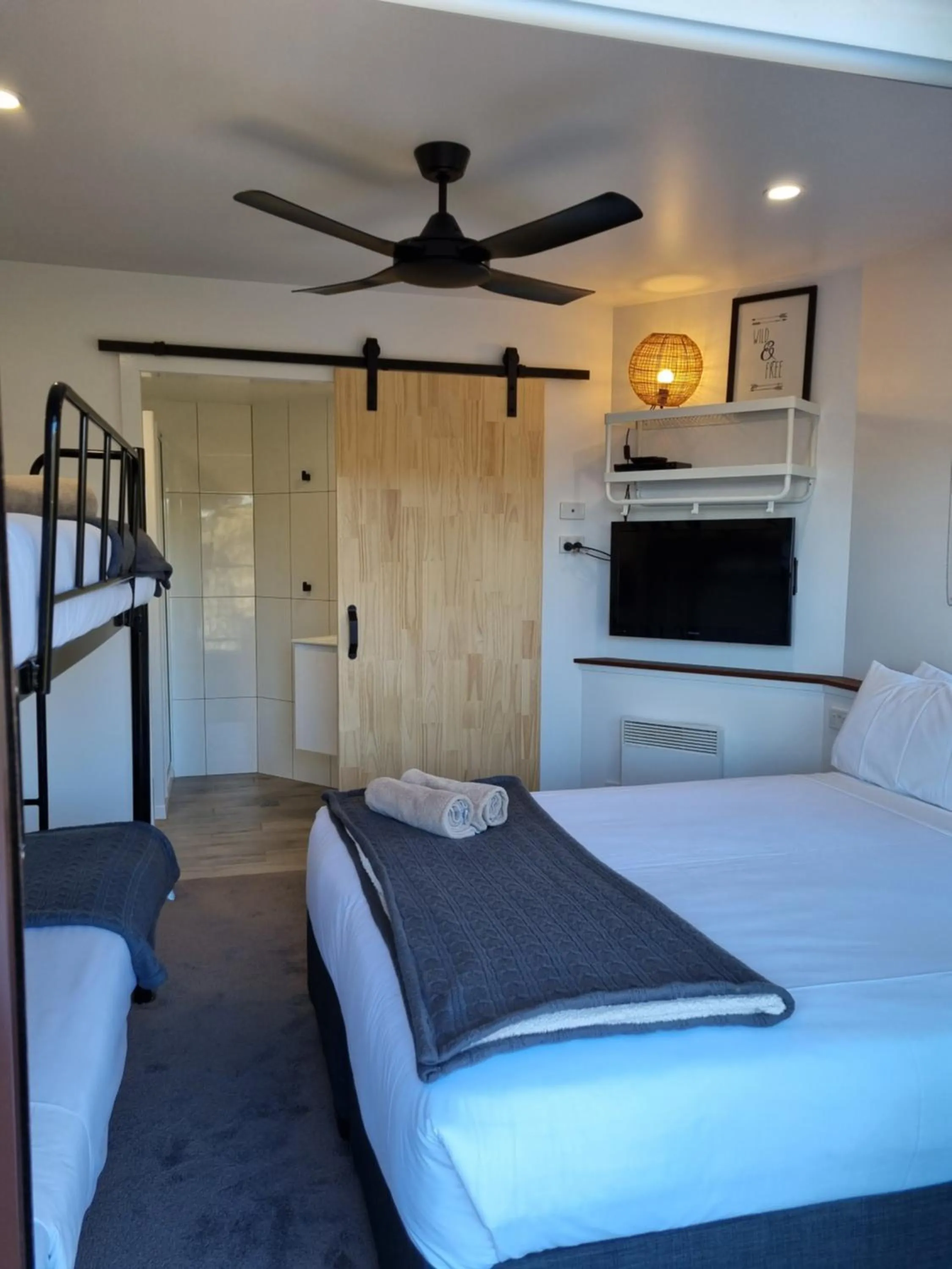 Bed in Cedarwood Apartments