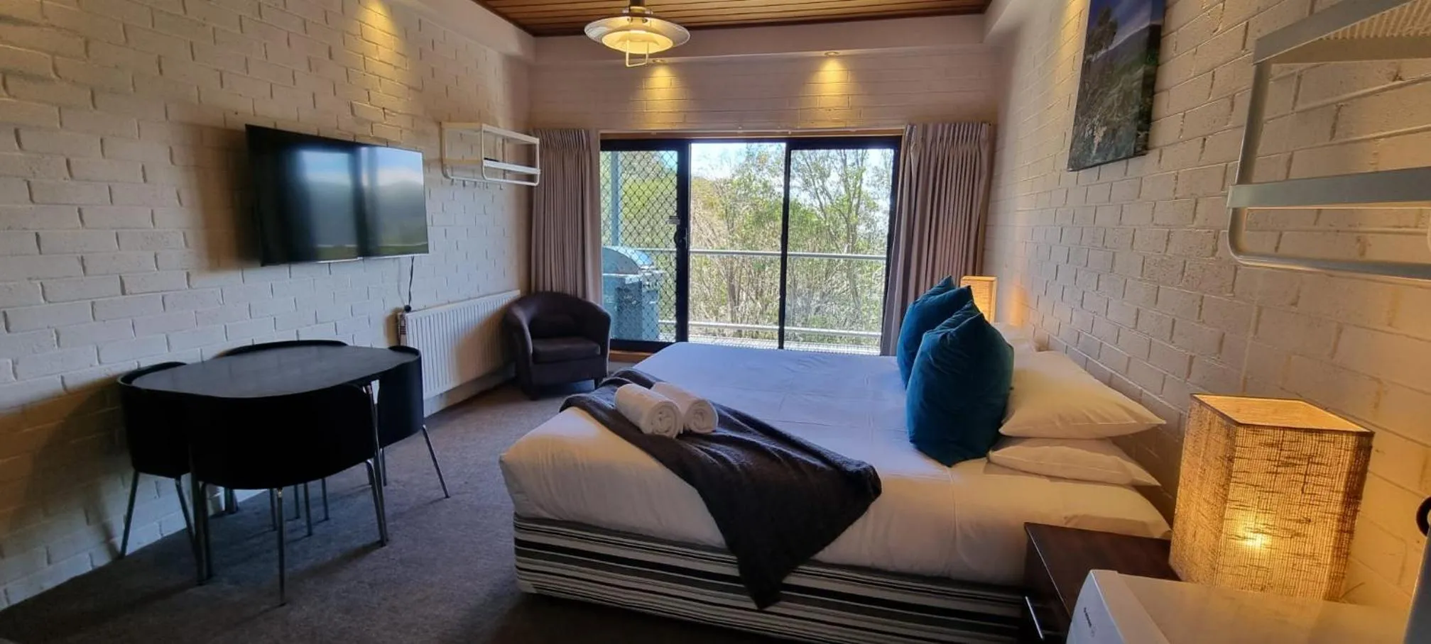 Cedarwood Apartments