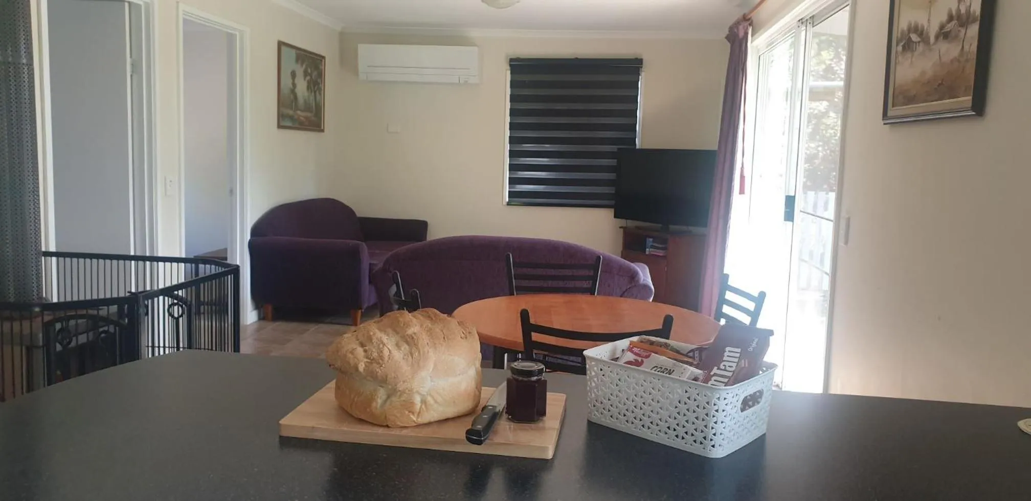 Living room in Dixiglen Farm