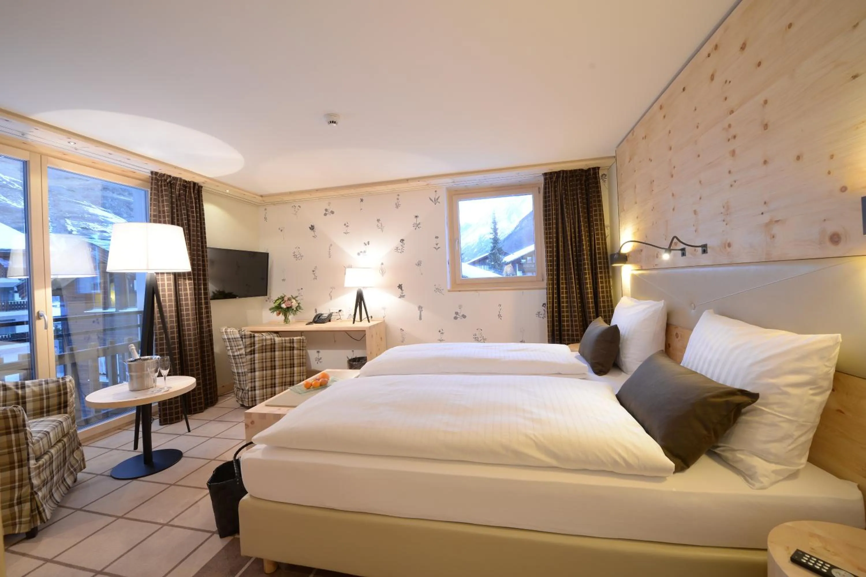 Bed in Alpenhotel Fleurs de Zermatt