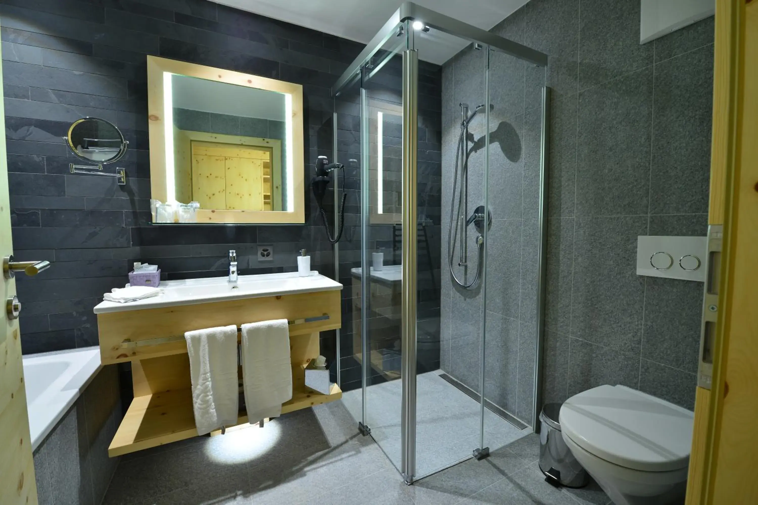 Deluxe Double Room - Ground Floor in Alpenhotel Fleurs de Zermatt Deluxe Double Room - Ground Floor in Alpenhotel Fleurs de Zermatt