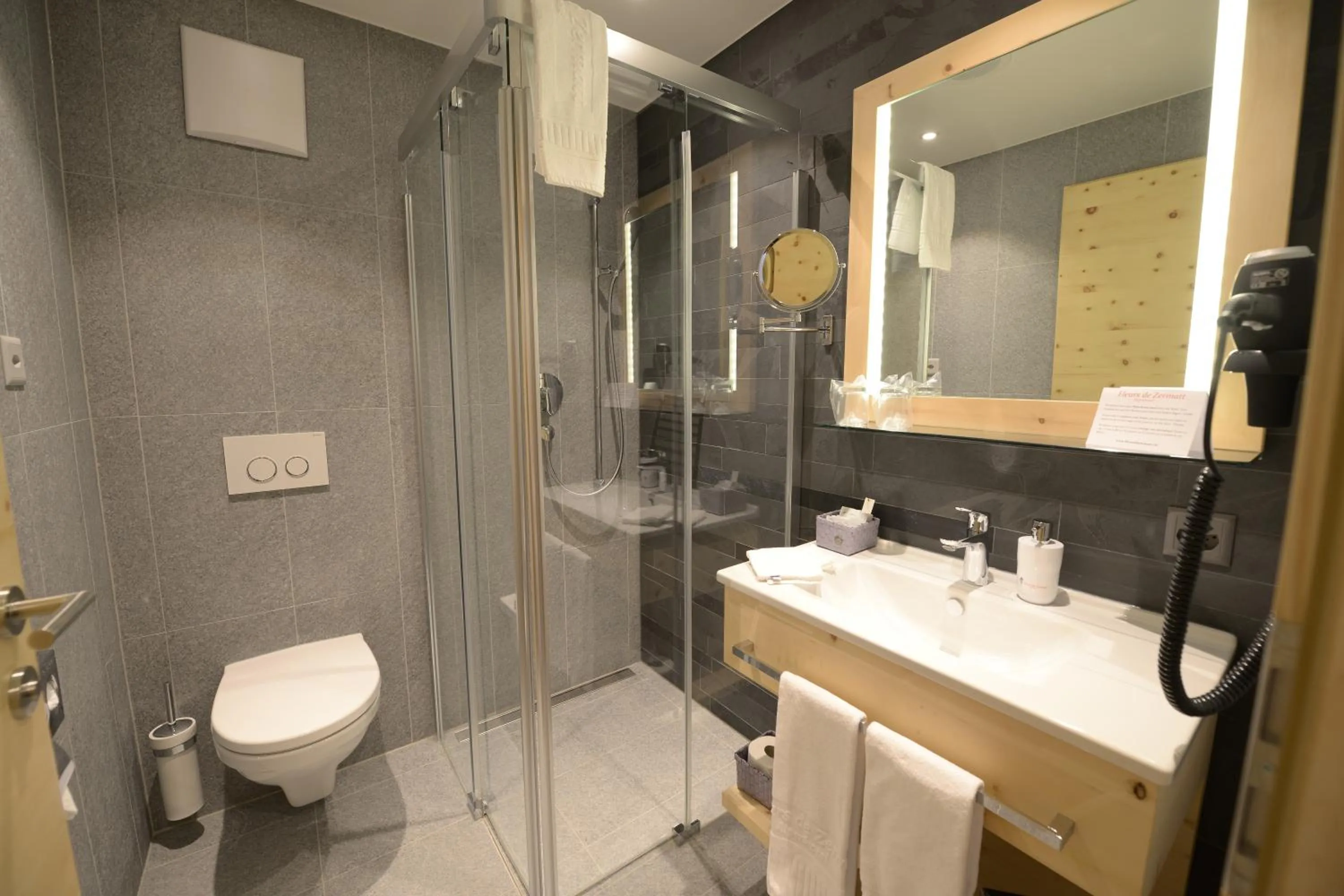 Bathroom in Alpenhotel Fleurs de Zermatt