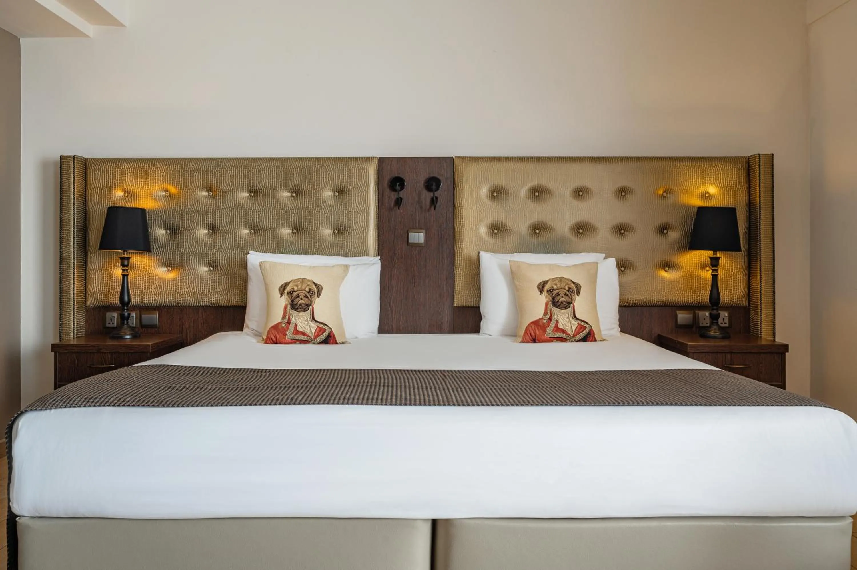 Bedroom, Bed in AX The Victoria Hotel