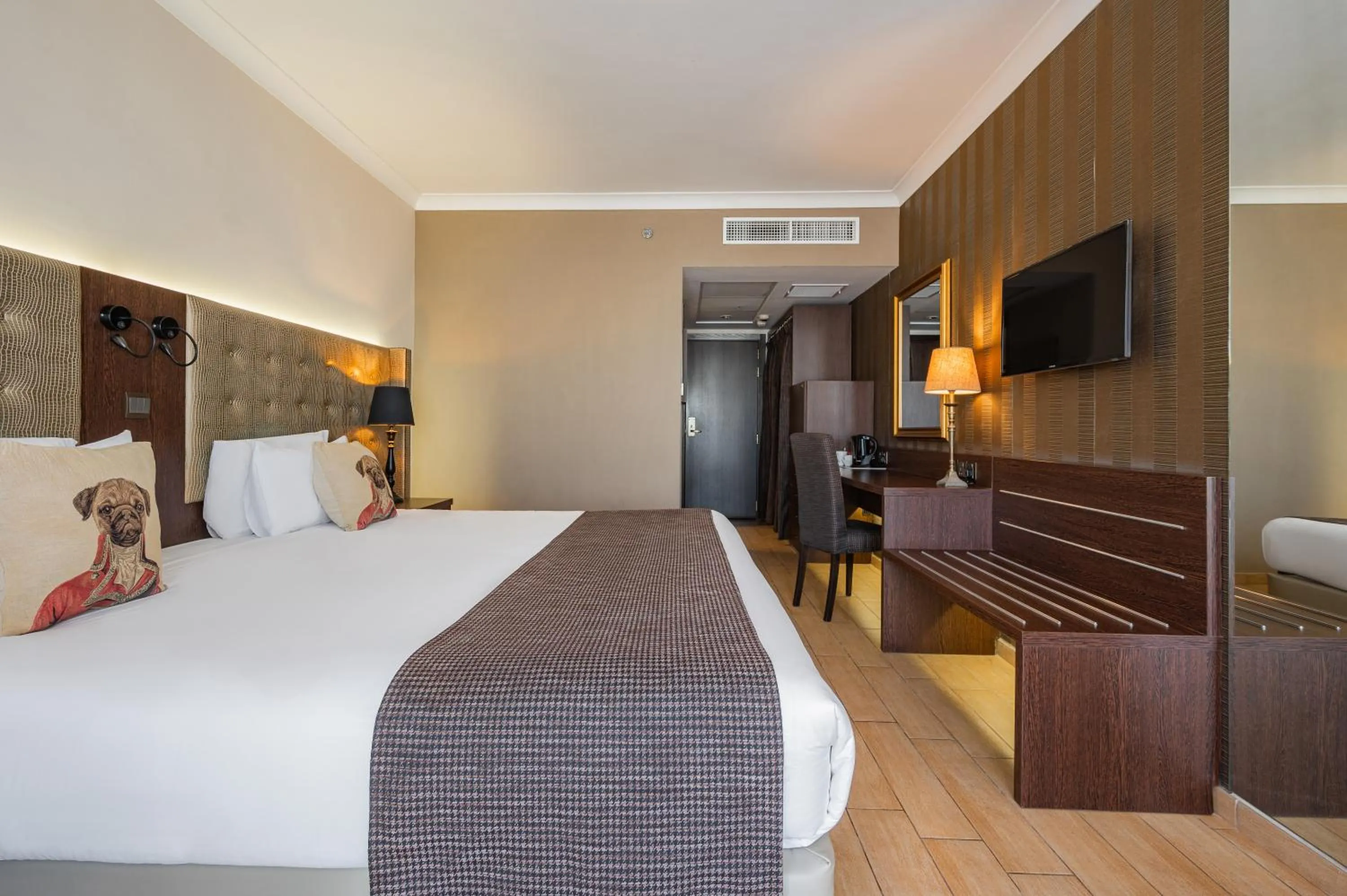 Bedroom, Bed in AX The Victoria Hotel