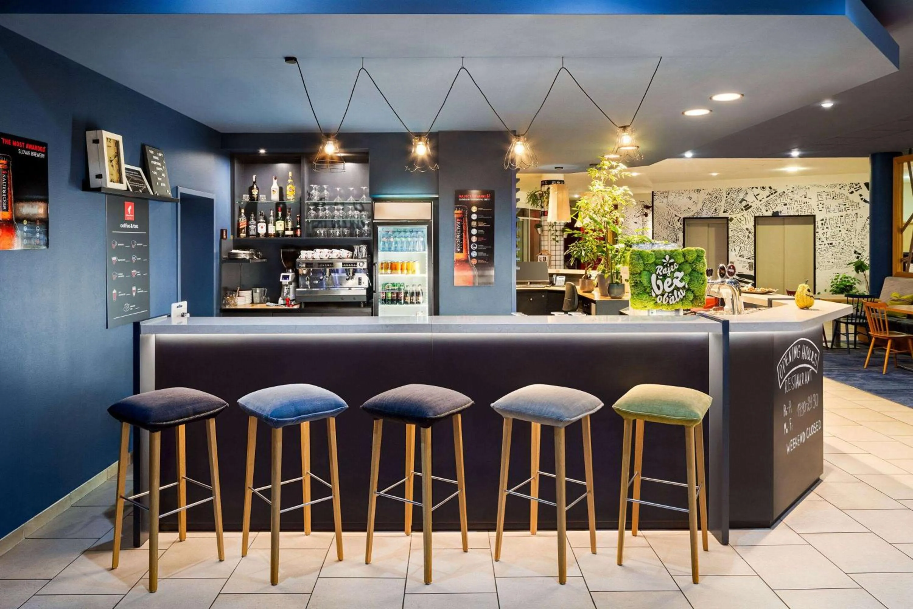 Lounge or bar in Vienna House Easy by Wyndham Bratislava