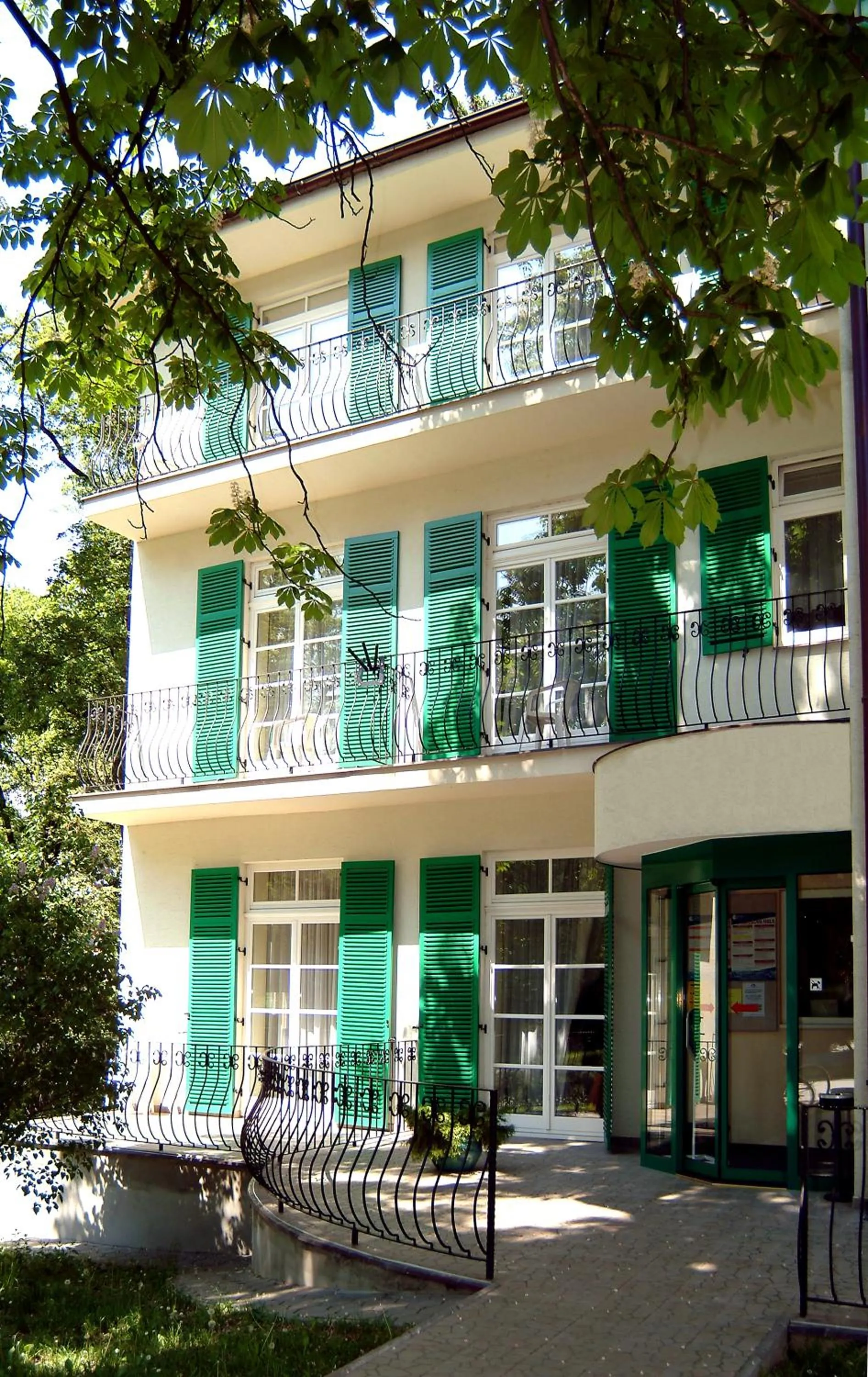 Facade/entrance in Ensana Vila Trajan