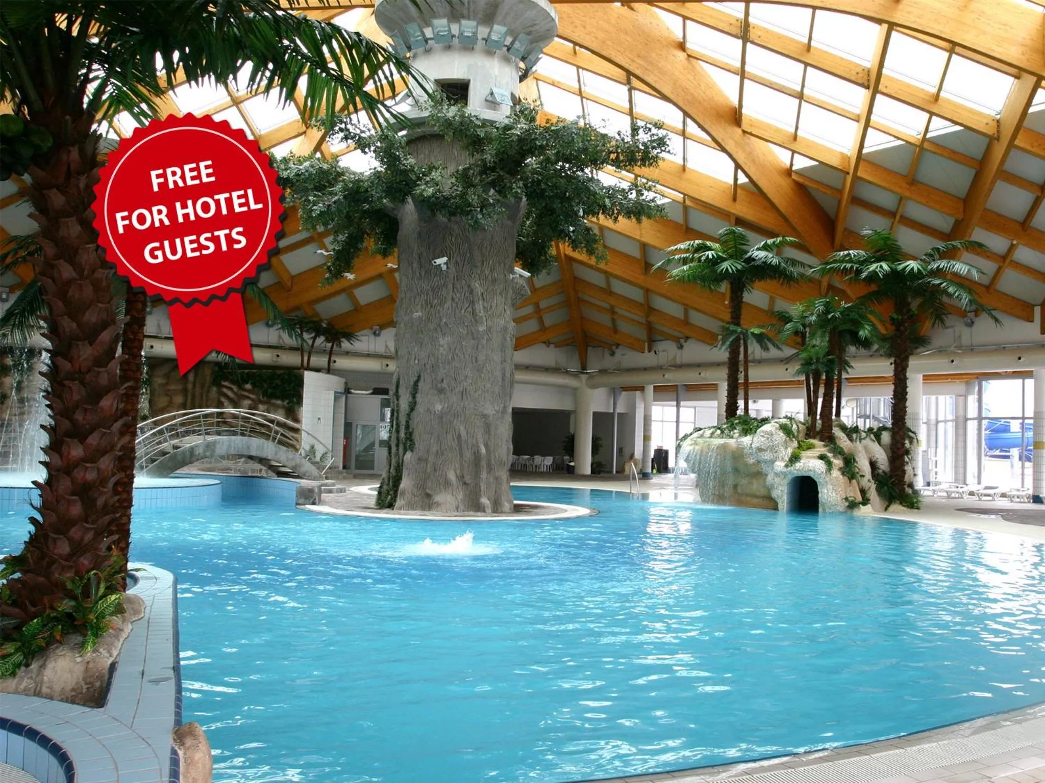 Swimming pool in Hotel Hills Sarajevo Congress & Thermal Spa Resort