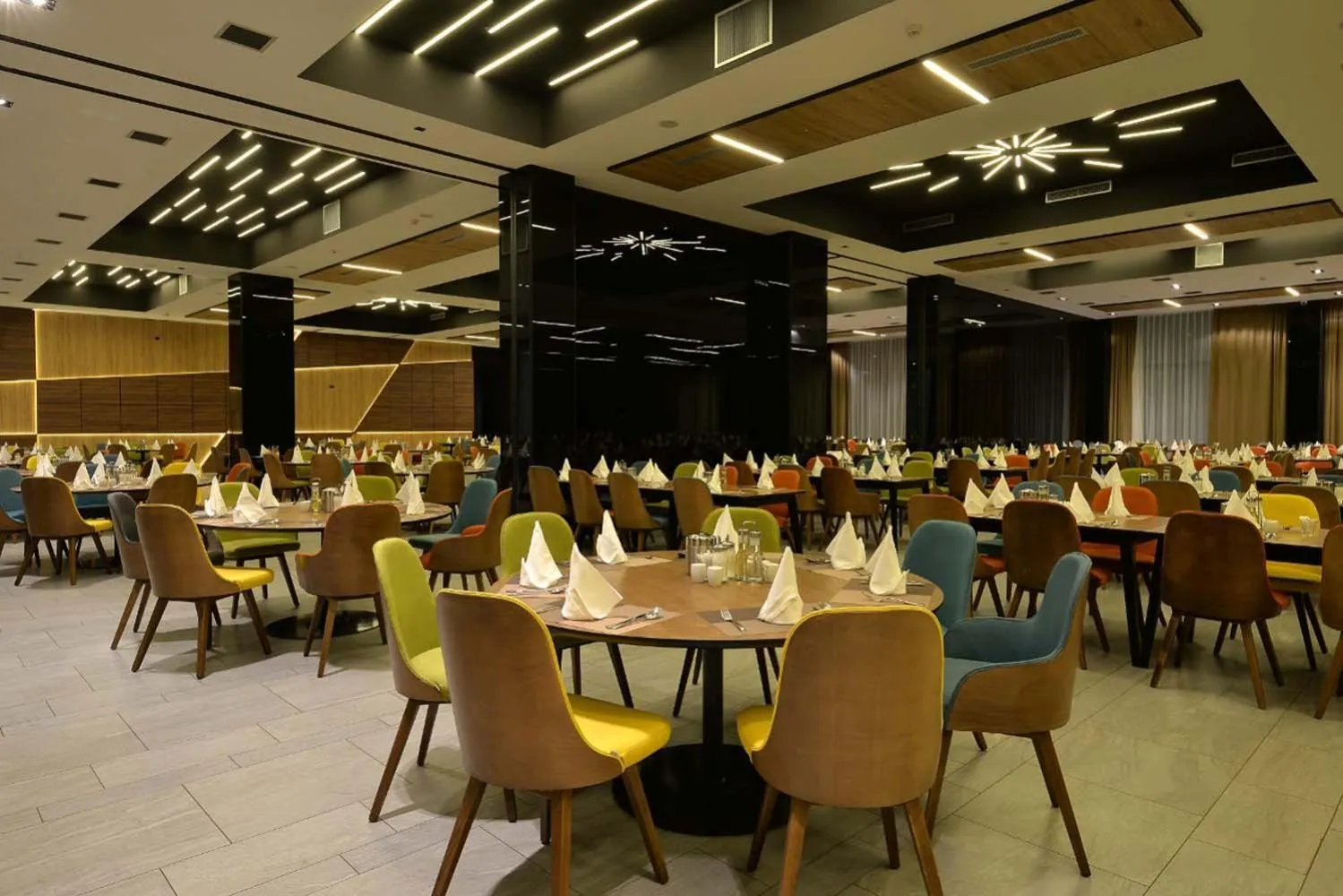 Restaurant/places to eat in Hotel Hills Sarajevo Congress & Thermal Spa Resort