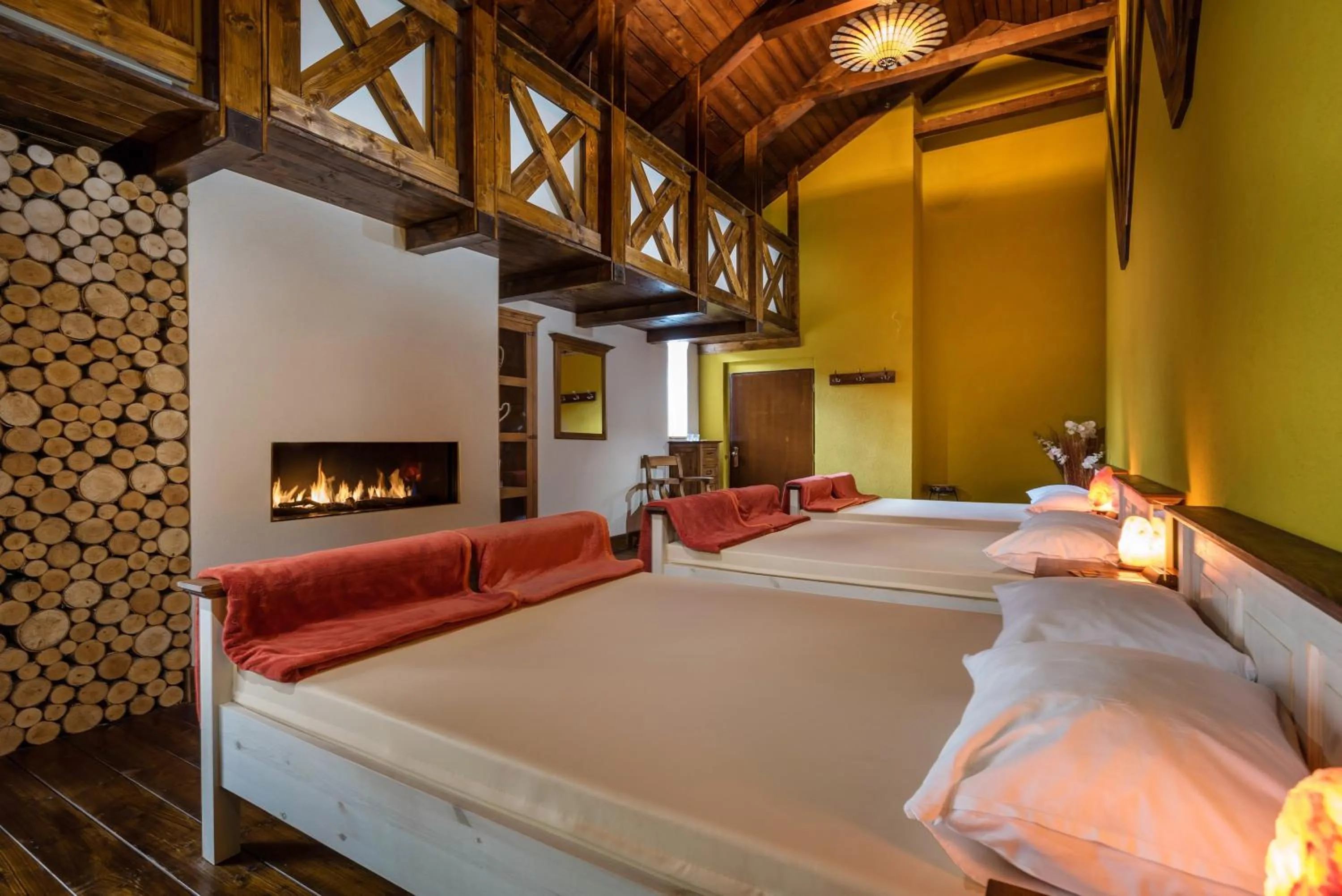 Spa and wellness centre/facilities, Bed in Hotel Bankov Košice