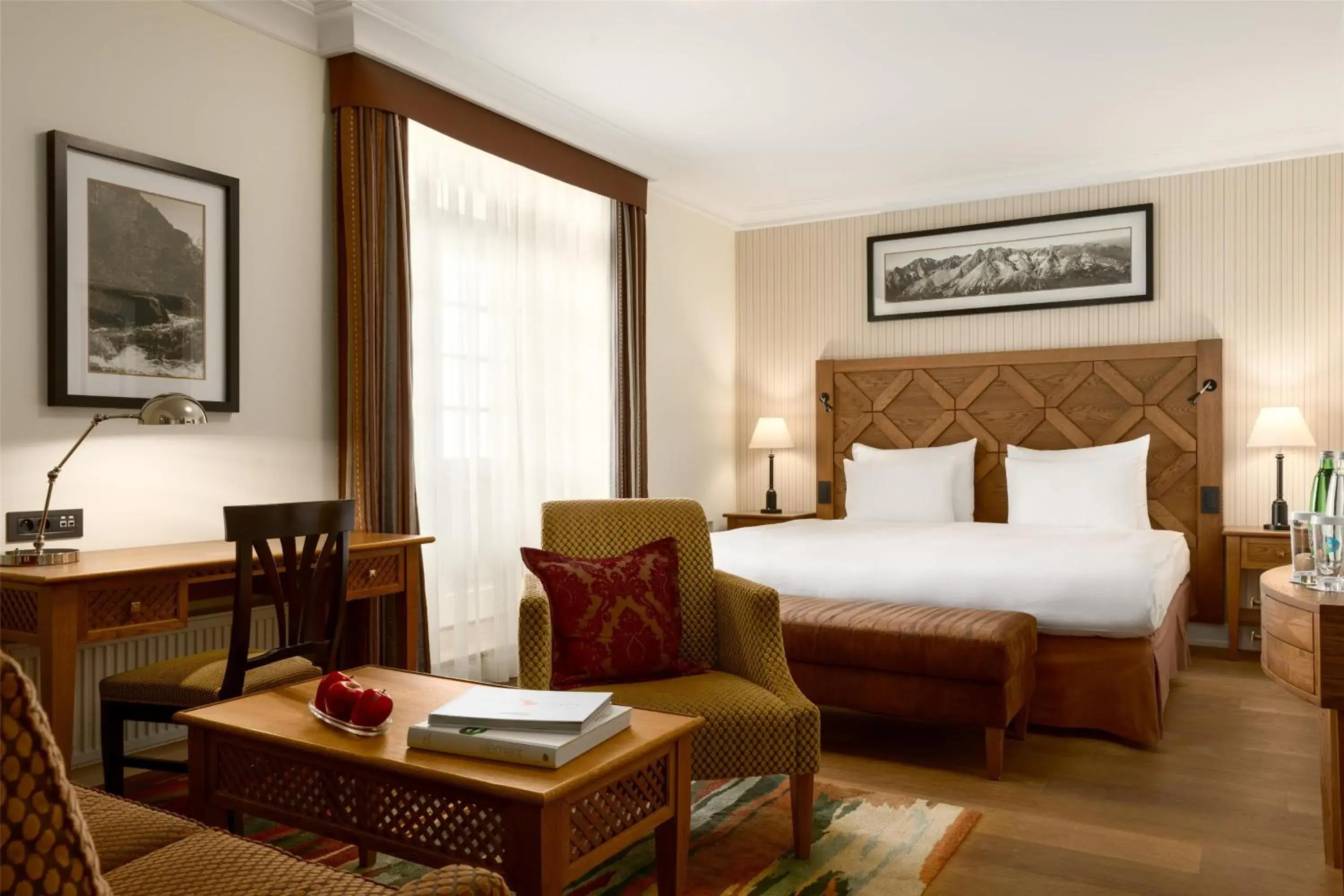 Deluxe Lake View Room King in Grand Hotel Kempinski High Tatras Deluxe Lake View Room King in Grand Hotel Kempinski High Tatras