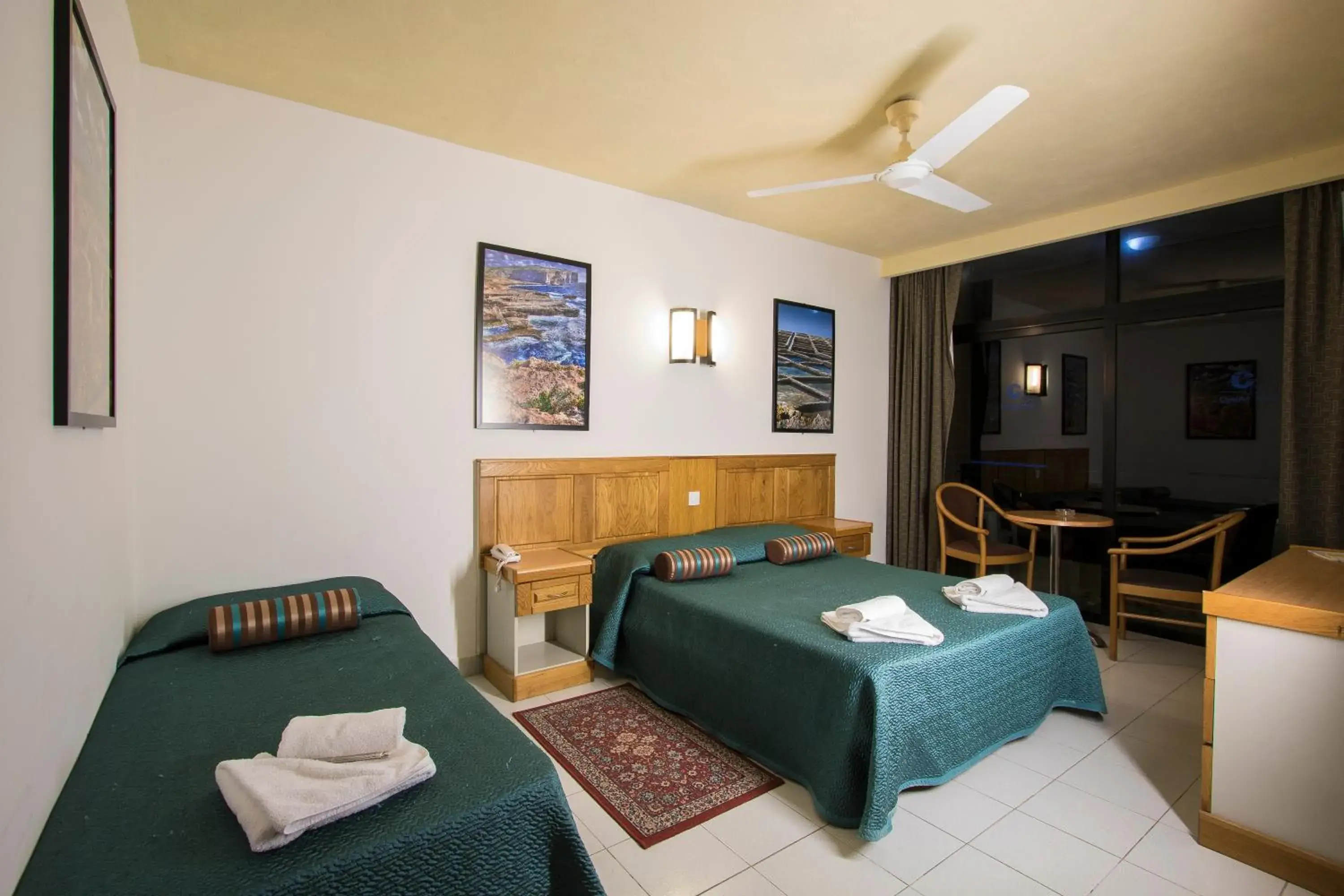 Triple Room in Canifor Hotel Triple Room in Canifor Hotel