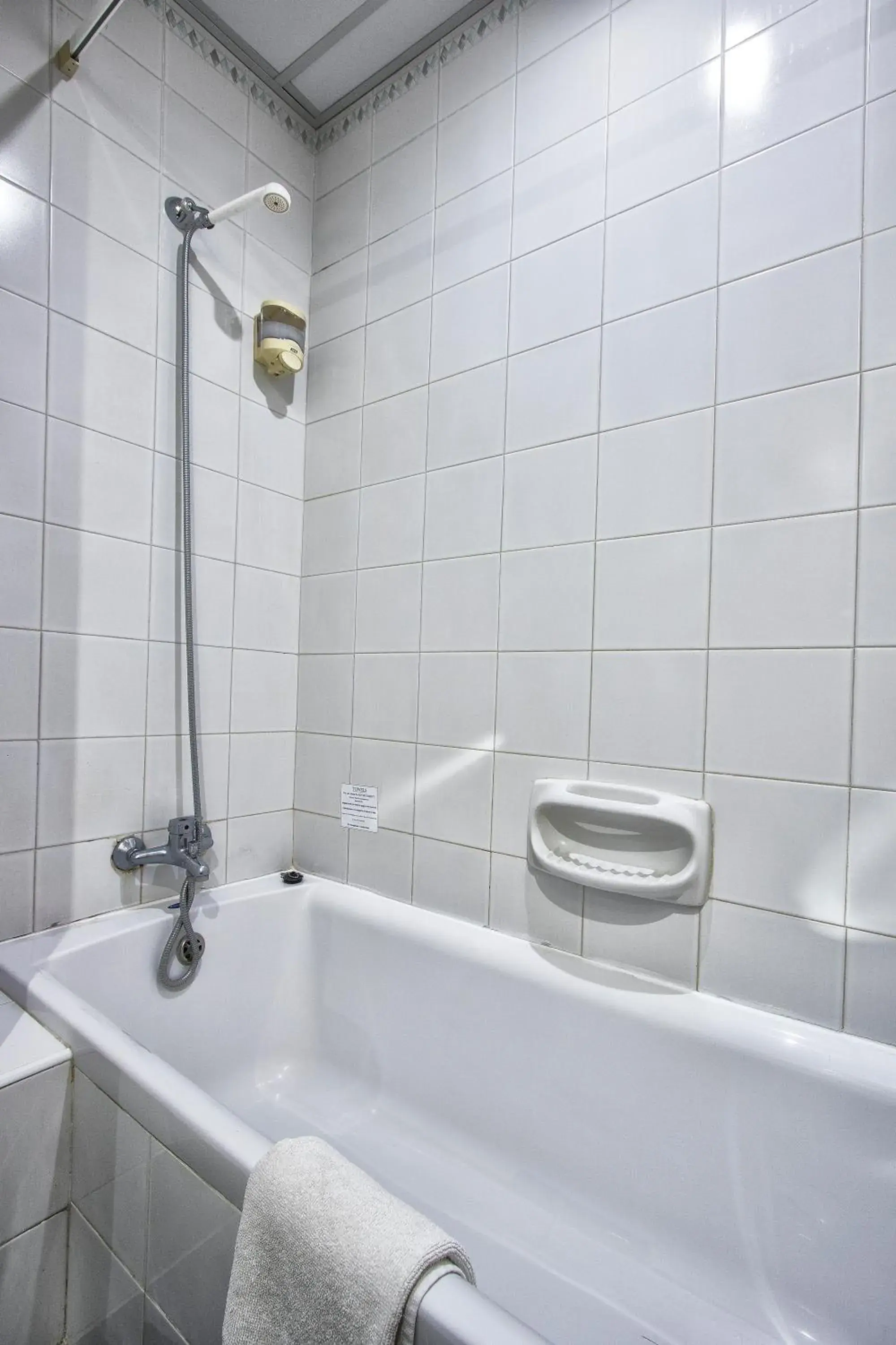 Single Room in Canifor Hotel Single Room in Canifor Hotel