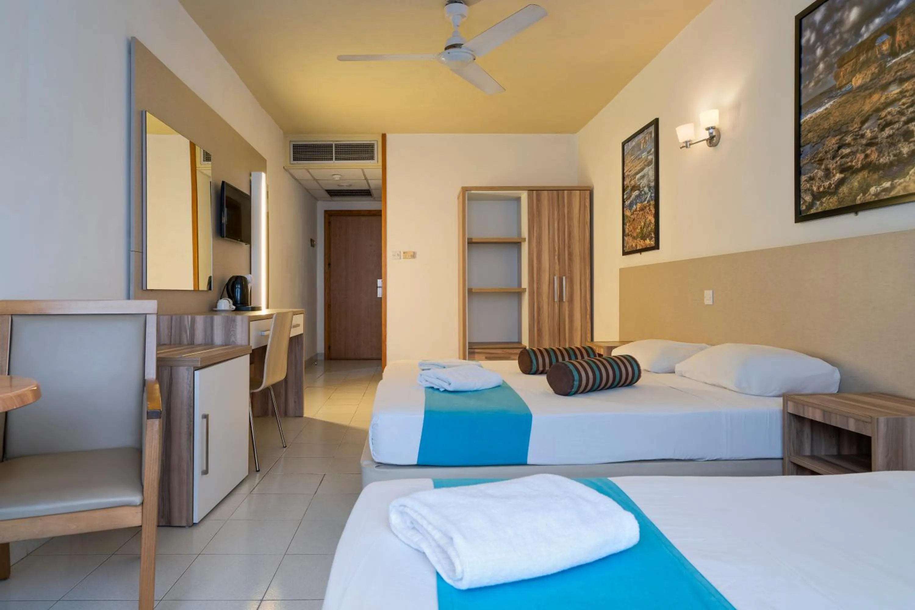 Bed in Canifor Hotel