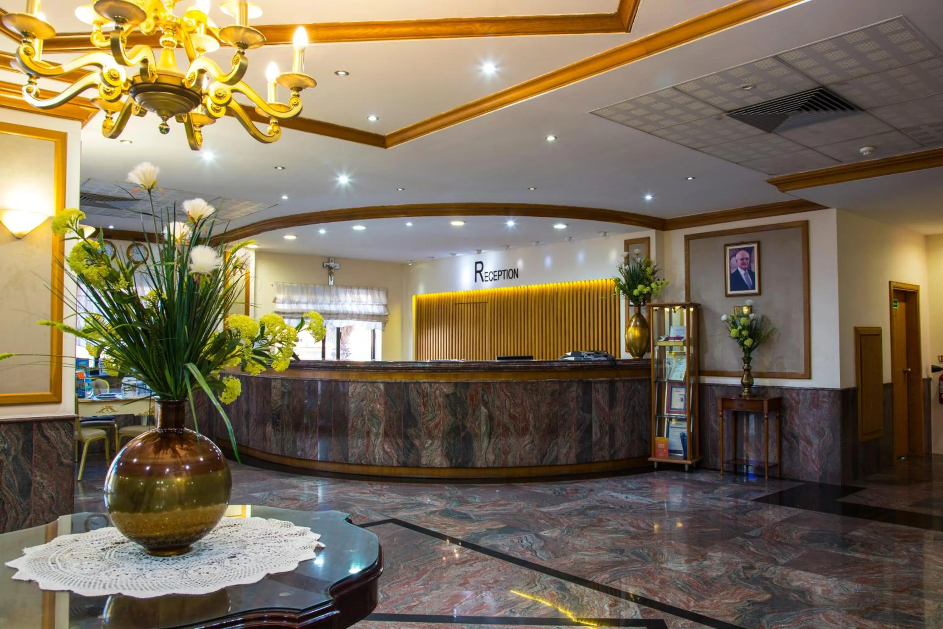 Lobby or reception in Canifor Hotel