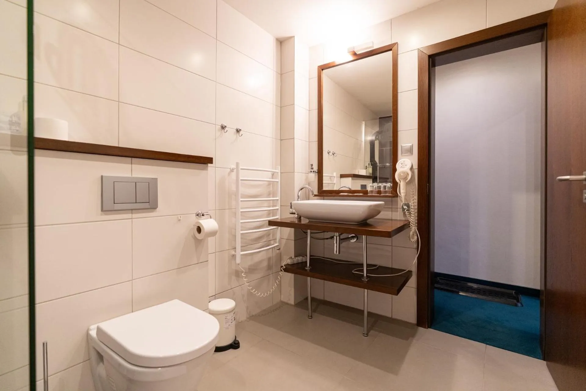 Shower in Hotel Arkada