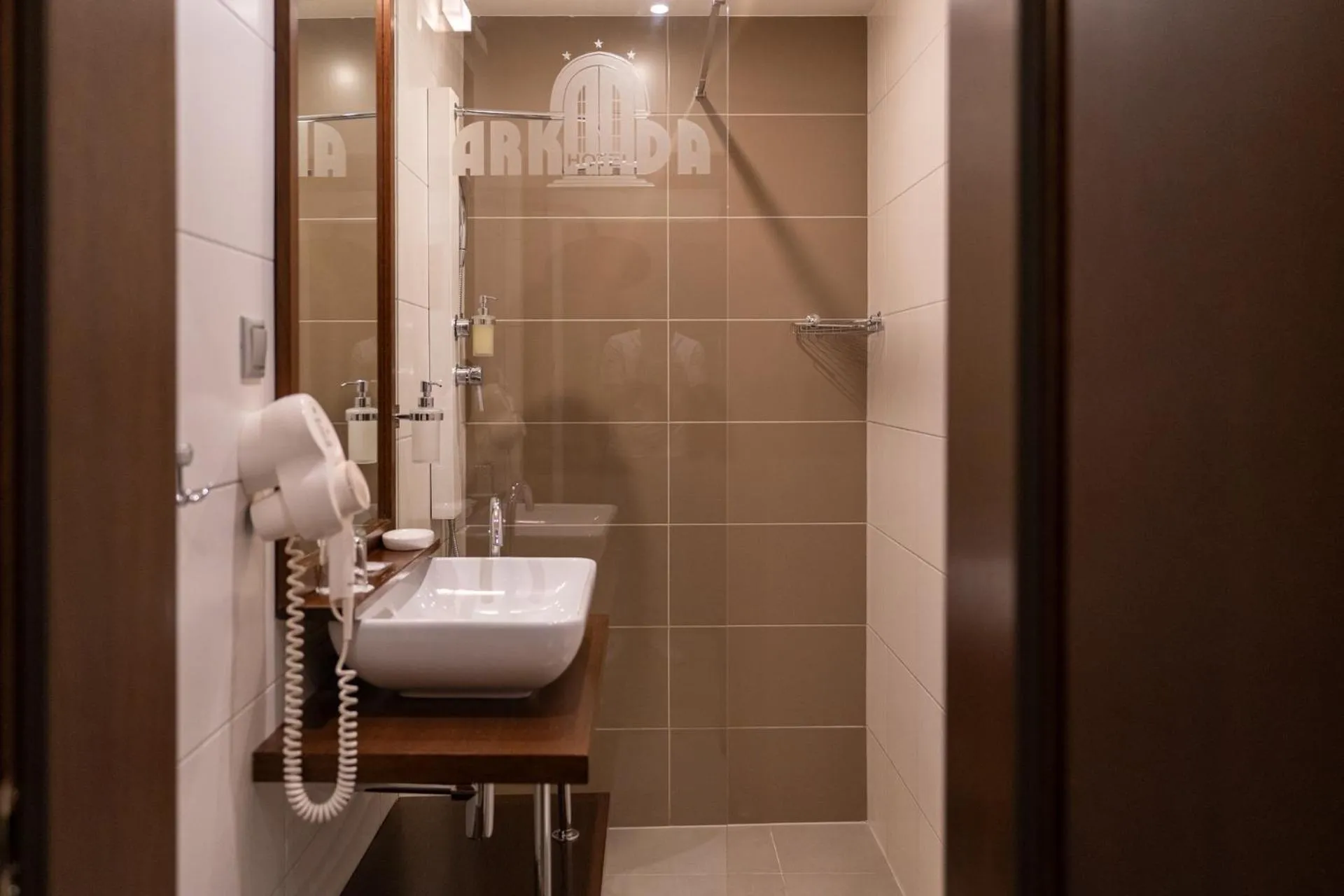 Shower in Hotel Arkada