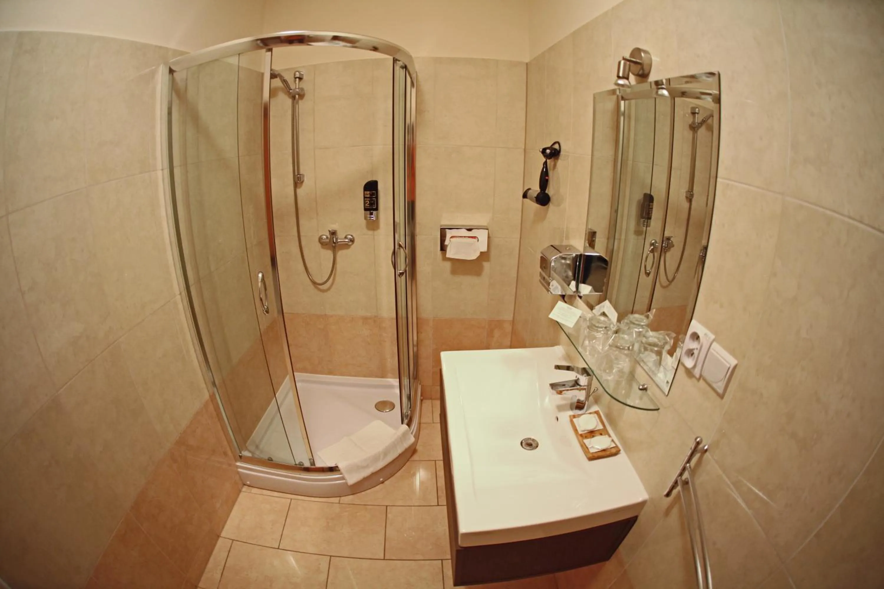 Shower in HOTEL CENTRUM with free parking